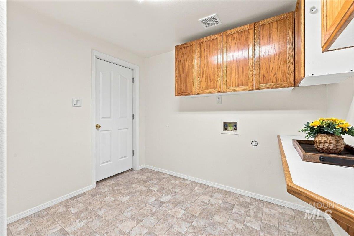 153 W Chrisfield Dr, Meridian, Idaho 83646, 4 Bedrooms, 3 Bathrooms, Residential For Sale, Price $489,000,MLS 99000281