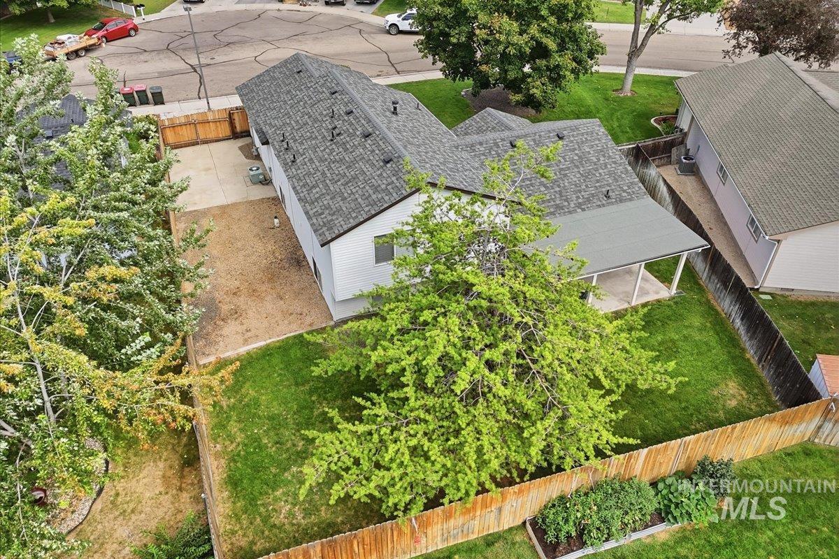 153 W Chrisfield Dr, Meridian, Idaho 83646, 4 Bedrooms, 3 Bathrooms, Residential For Sale, Price $489,000,MLS 99000281