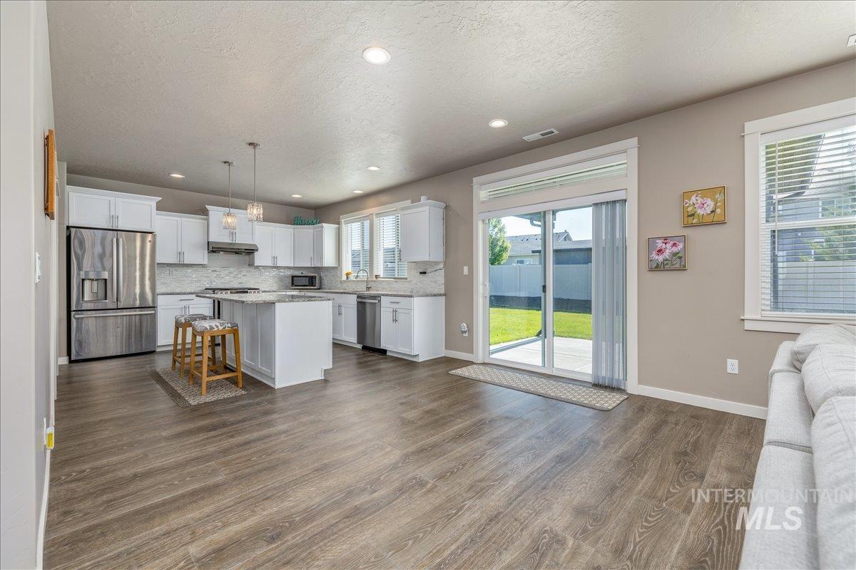4476 N Glenrock Way, Meridian, Idaho 83646, 5 Bedrooms, 3 Bathrooms, Residential For Sale, Price $679,900,MLS 99000290