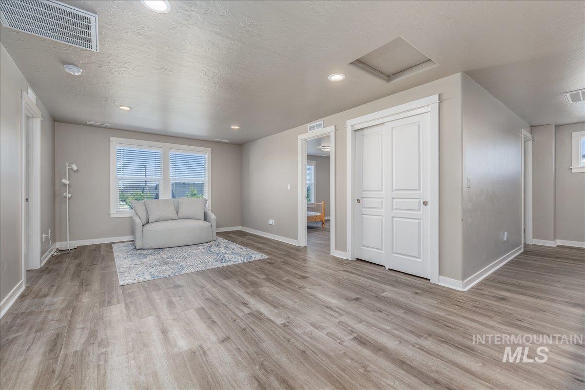 4476 N Glenrock Way, Meridian, Idaho 83646, 5 Bedrooms, 3 Bathrooms, Residential For Sale, Price $679,900,MLS 99000290
