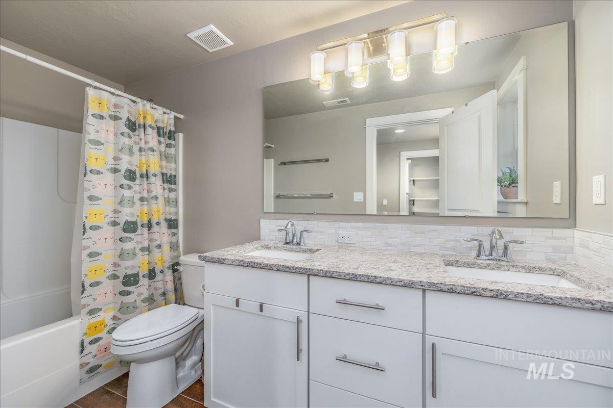 4476 N Glenrock Way, Meridian, Idaho 83646, 5 Bedrooms, 3 Bathrooms, Residential For Sale, Price $679,900,MLS 99000290