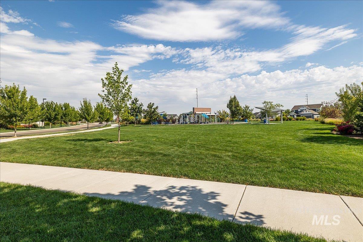 4476 N Glenrock Way, Meridian, Idaho 83646, 5 Bedrooms, 3 Bathrooms, Residential For Sale, Price $679,900,MLS 99000290