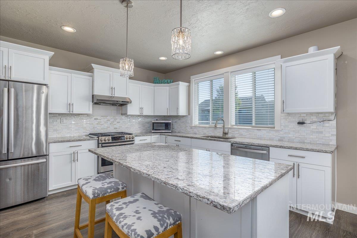 4476 N Glenrock Way, Meridian, Idaho 83646, 5 Bedrooms, 3 Bathrooms, Residential For Sale, Price $679,900,MLS 99000290