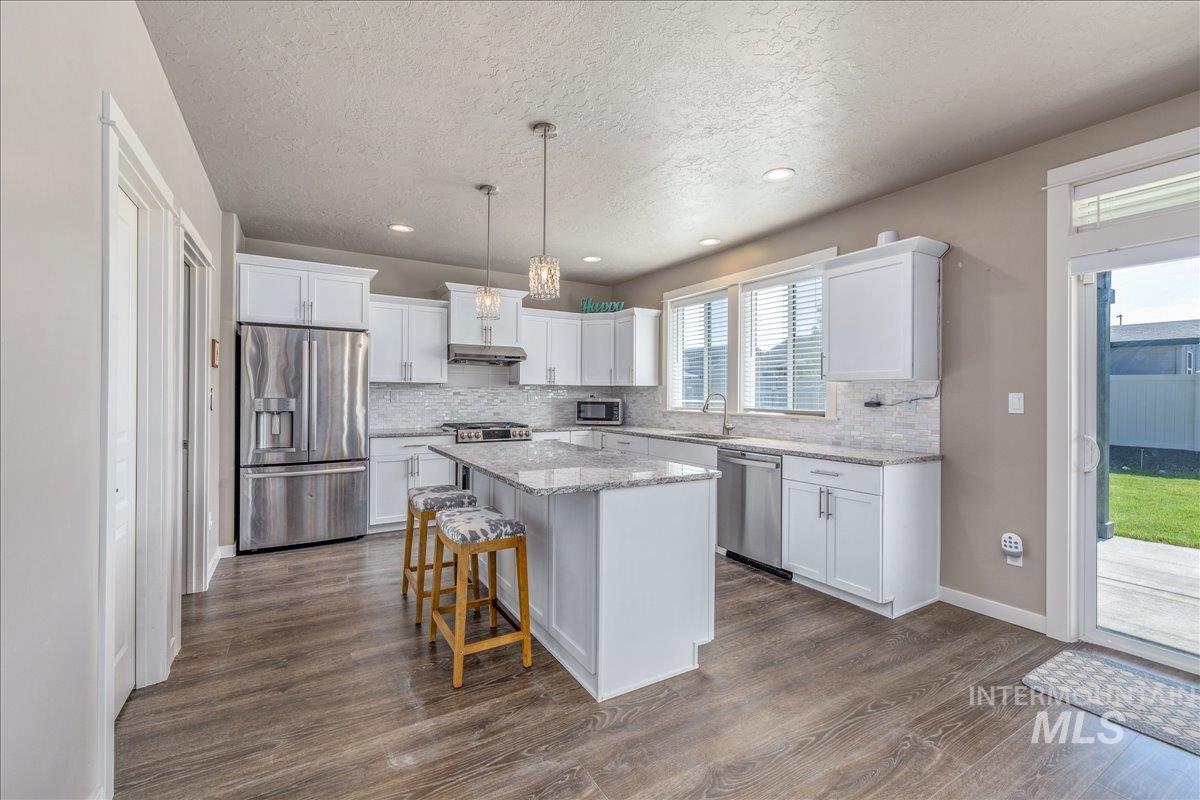 4476 N Glenrock Way, Meridian, Idaho 83646, 5 Bedrooms, 3 Bathrooms, Residential For Sale, Price $679,900,MLS 99000290