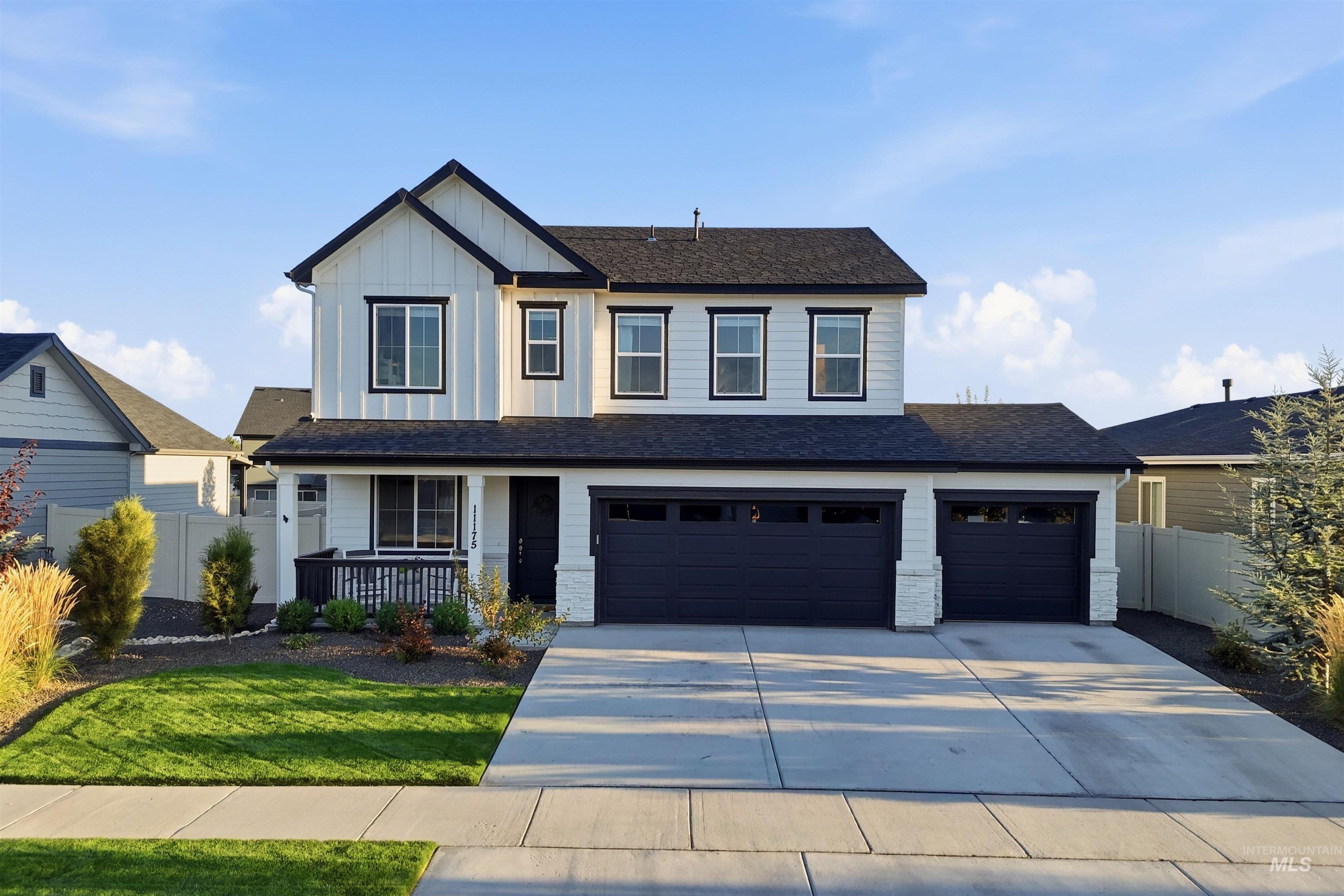 11175 W Soaring Hawk Street, Star, Idaho 83669, 3 Bedrooms, 2.5 Bathrooms, Residential For Sale, Price $594,000,MLS 99000294