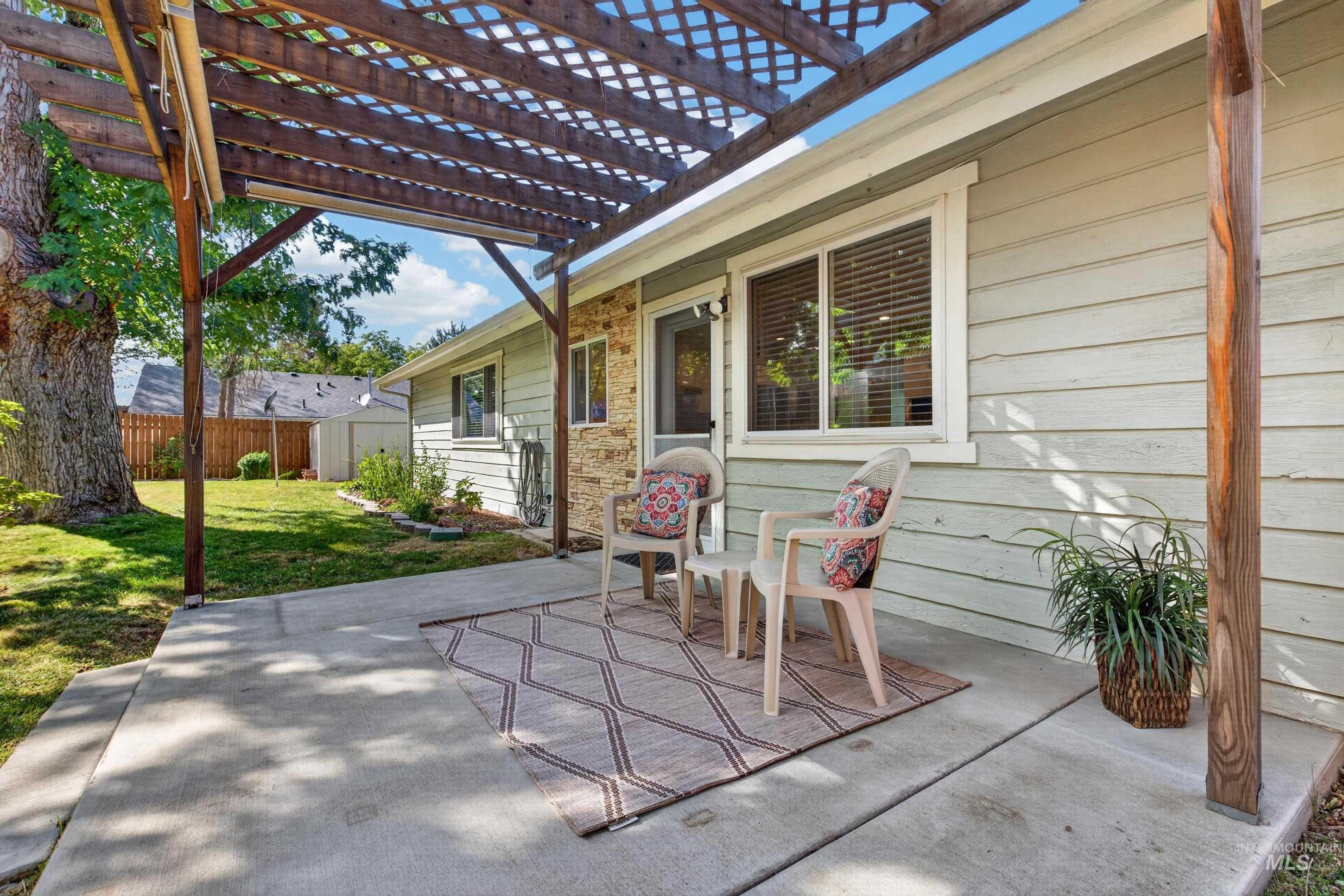 203 Northview Dr, Eagle, Idaho 83616, 3 Bedrooms, 2 Bathrooms, Residential For Sale, Price $569,900,MLS 99000304