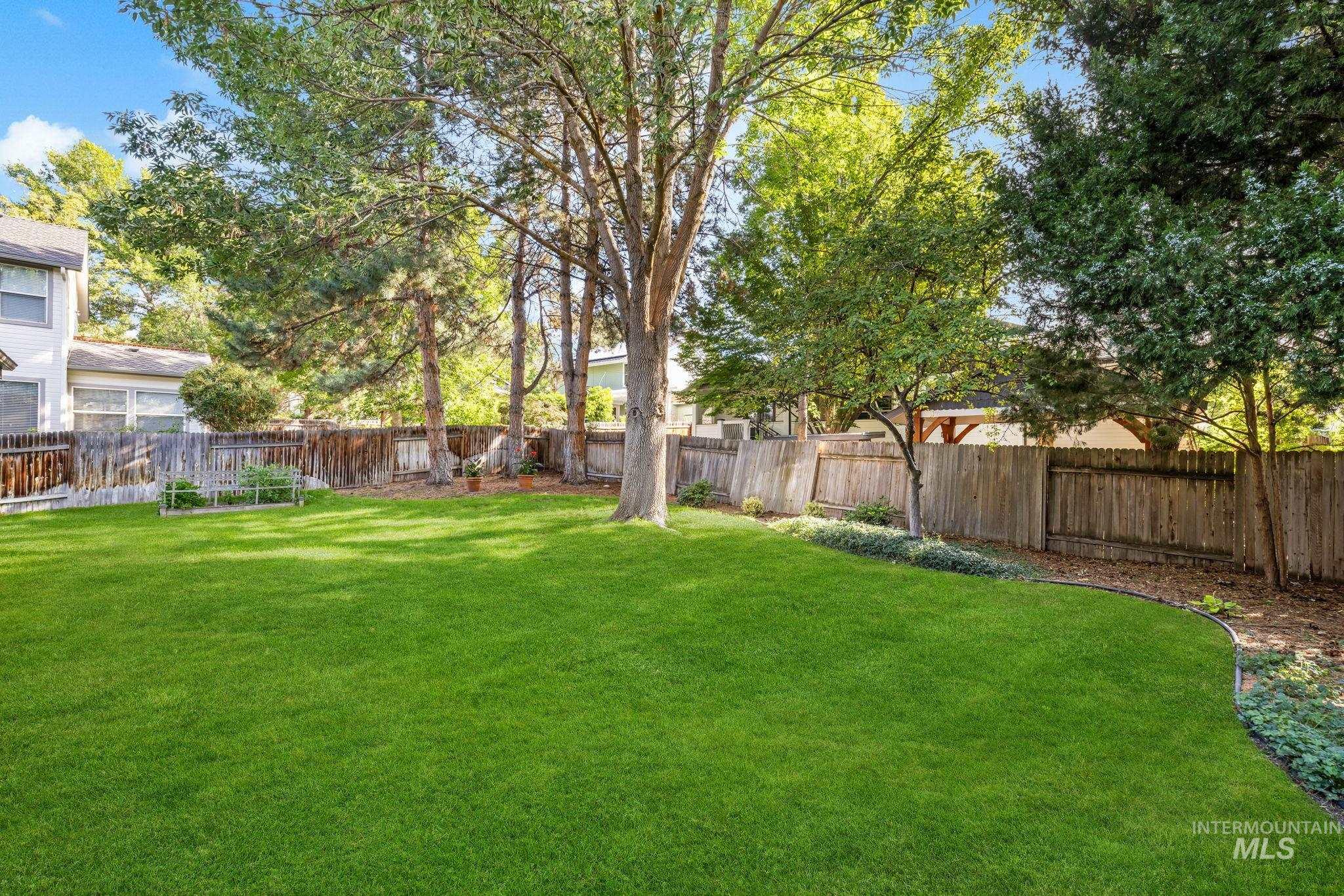 4914 N Point Place, Boise, Idaho 83703, 5 Bedrooms, 3 Bathrooms, Residential For Sale, Price $775,000,MLS 99000310