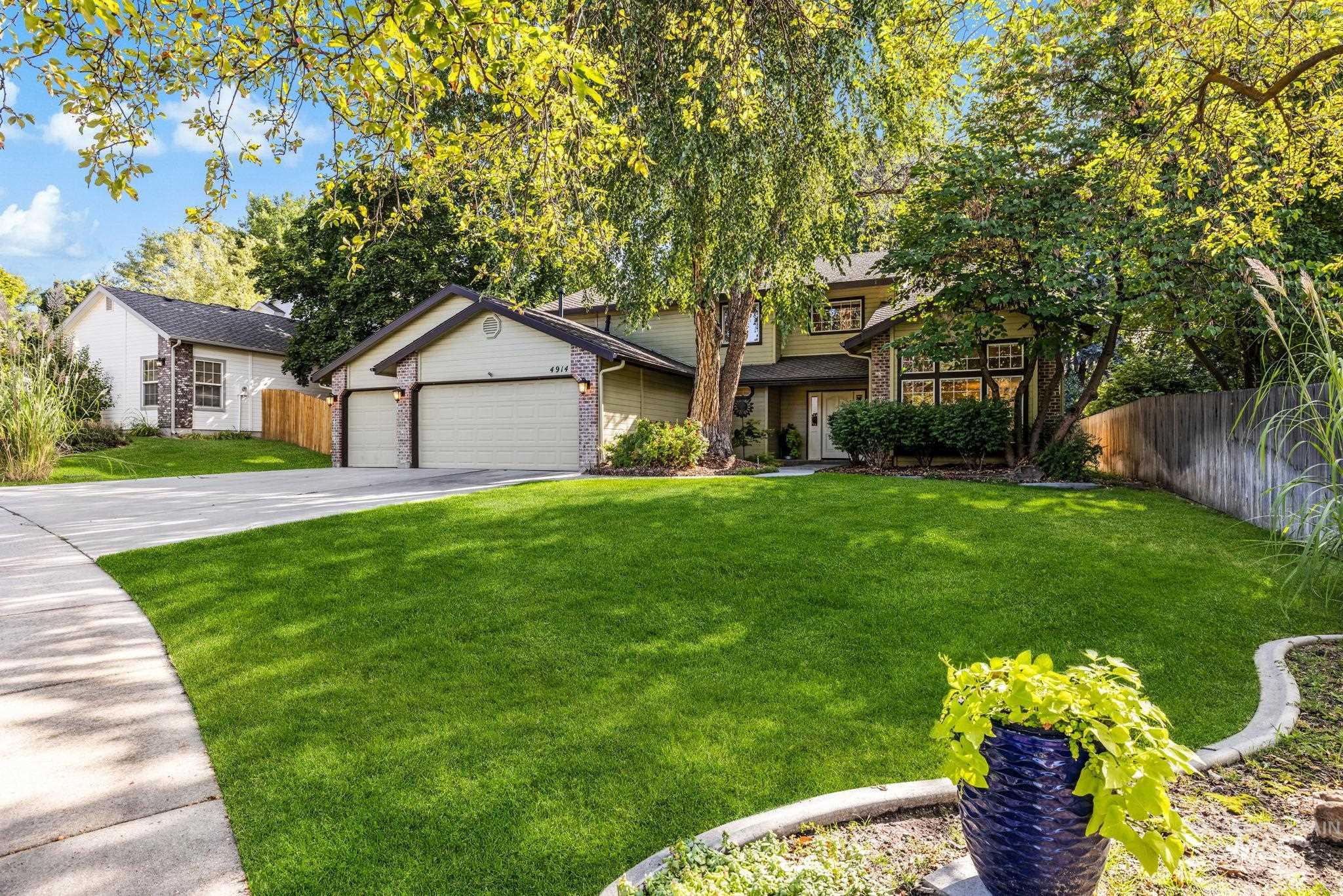 4914 N Point Place, Boise, Idaho 83703, 5 Bedrooms, 3 Bathrooms, Residential For Sale, Price $775,000,MLS 99000310