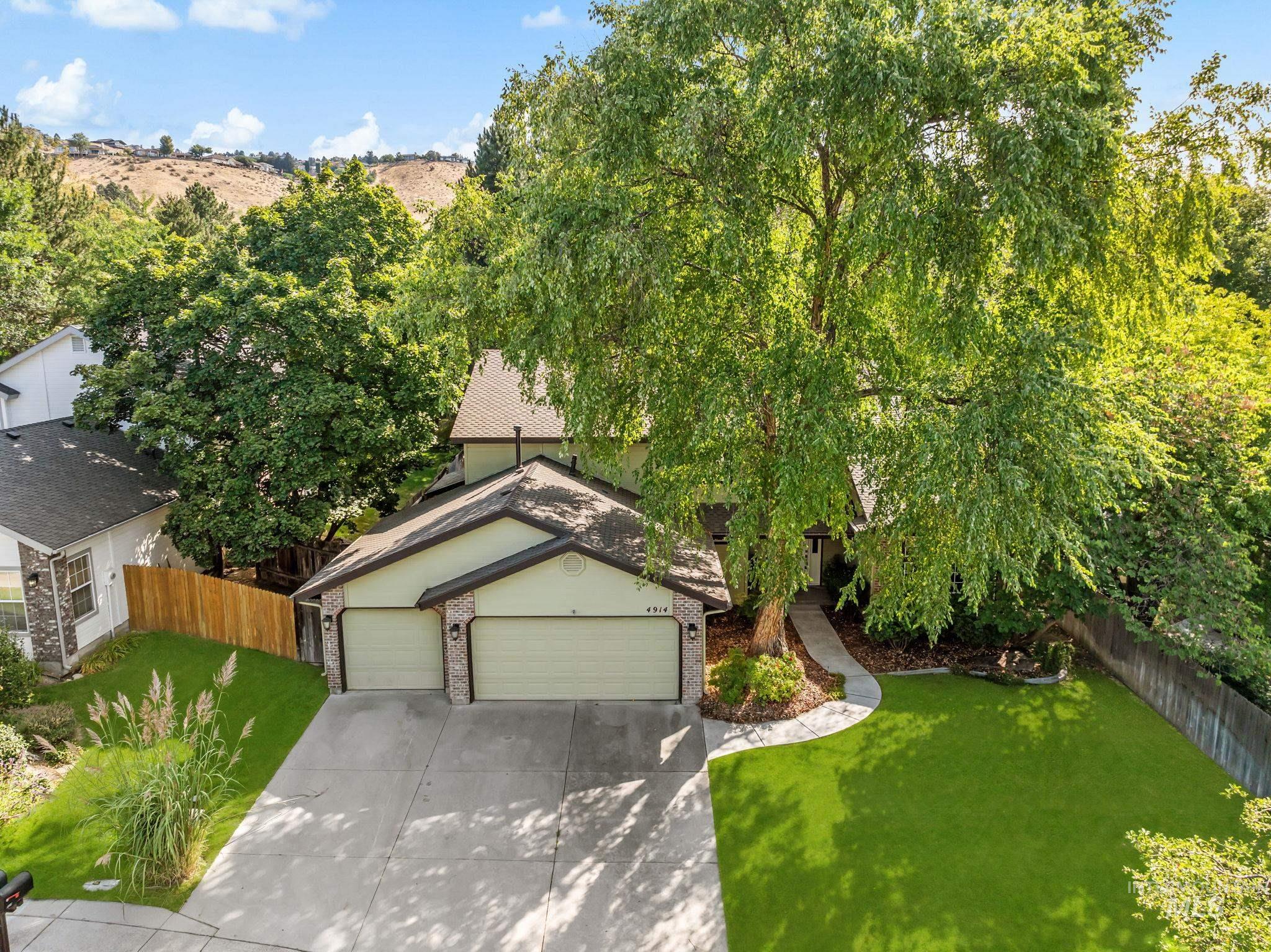4914 N Point Place, Boise, Idaho 83703, 5 Bedrooms, 3 Bathrooms, Residential For Sale, Price $775,000,MLS 99000310