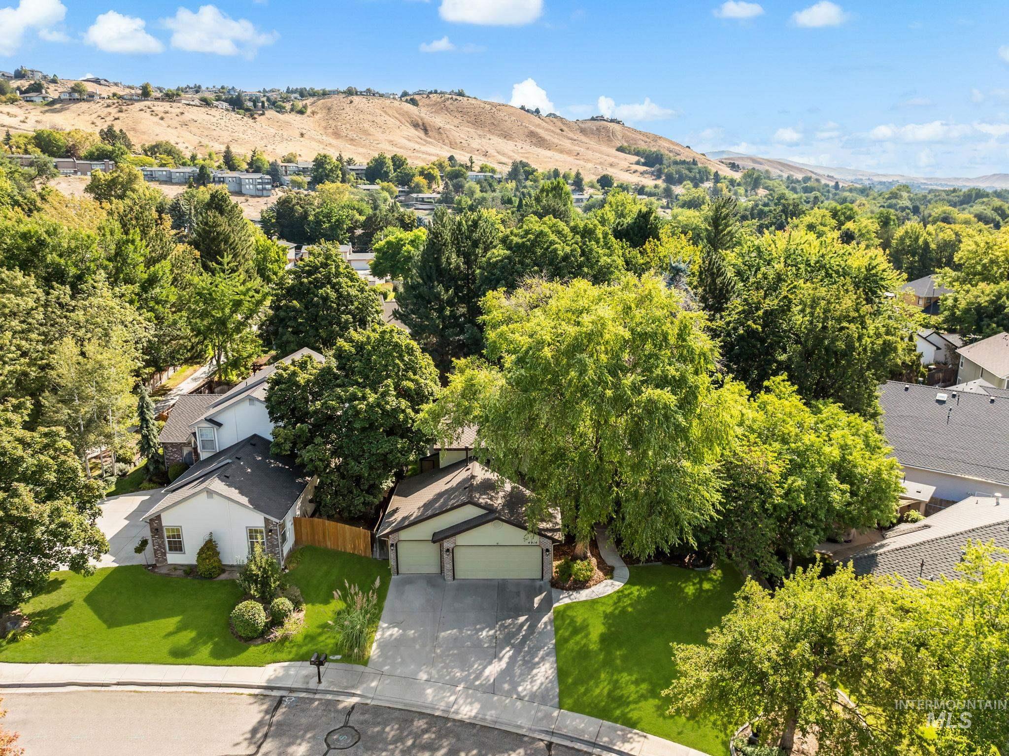 4914 N Point Place, Boise, Idaho 83703, 5 Bedrooms, 3 Bathrooms, Residential For Sale, Price $775,000,MLS 99000310
