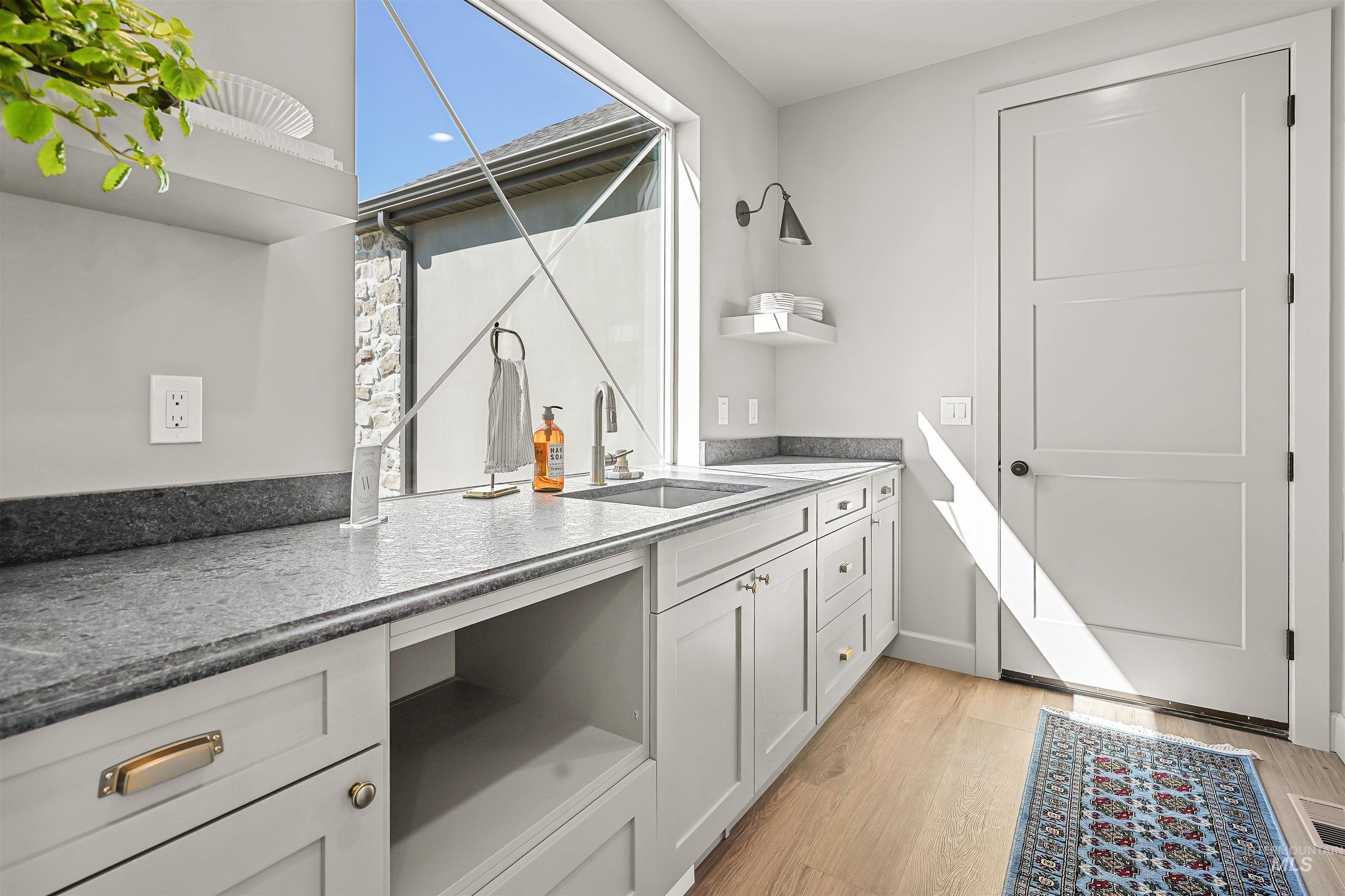 622 Biscotti Loop, Heyburn, Idaho 83326, 4 Bedrooms, 2.5 Bathrooms, Residential For Sale, Price $685,000,MLS 99000316