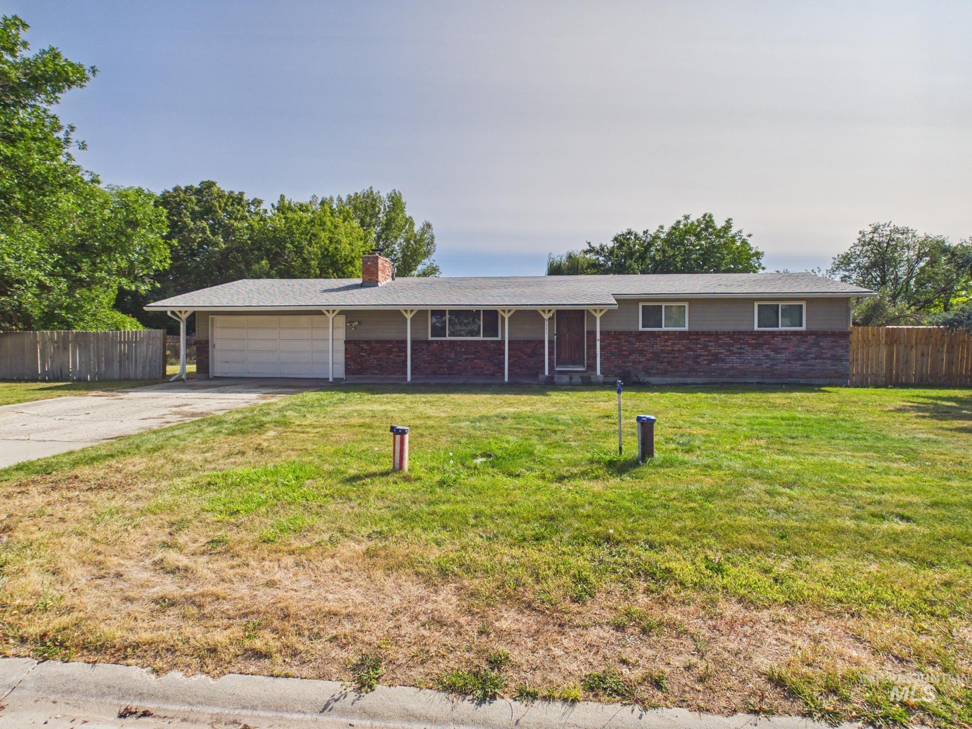 9111 W Teakwood Dr, Boise, Idaho 83709, 3 Bedrooms, 2 Bathrooms, Residential For Sale, Price $570,000,MLS 99000336