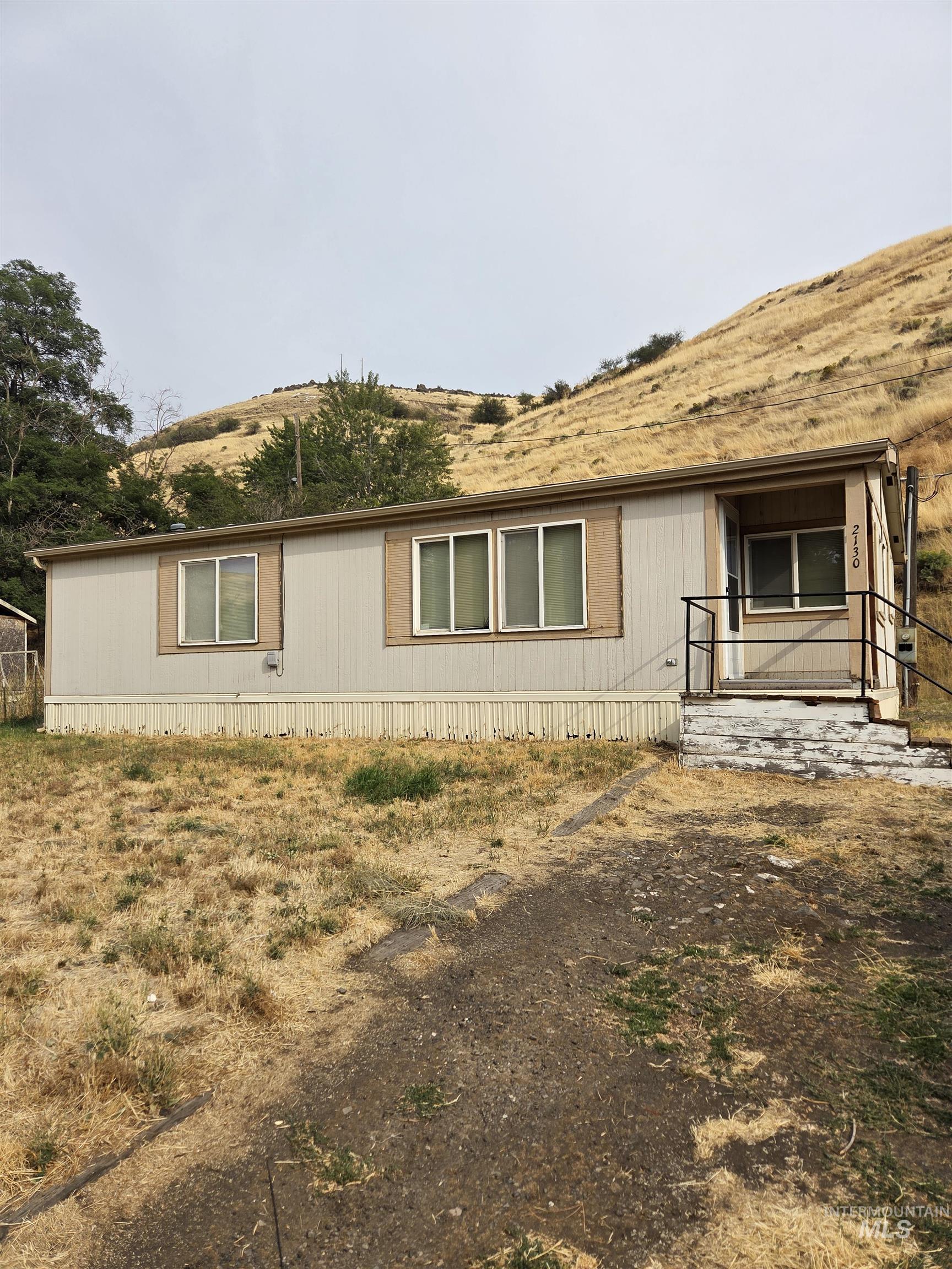2130 Pataha Street, Pomeroy, Washington 99347, 2 Bedrooms, 2 Bathrooms, Residential For Sale, Price $99,000,MLS 99000353