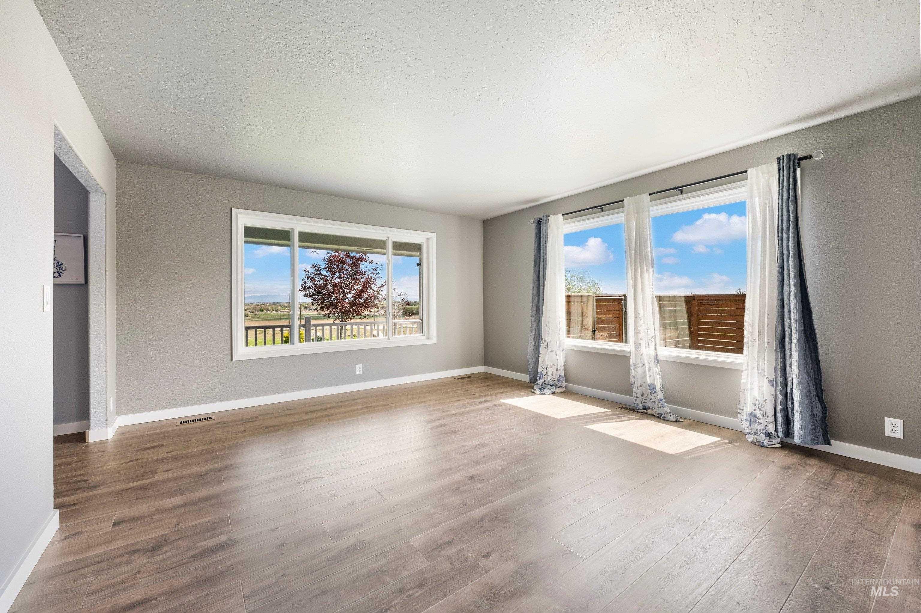 7657 Track Rd, Nampa, Idaho 83686, 4 Bedrooms, 3 Bathrooms, Residential For Sale, Price $985,000,MLS 99000364