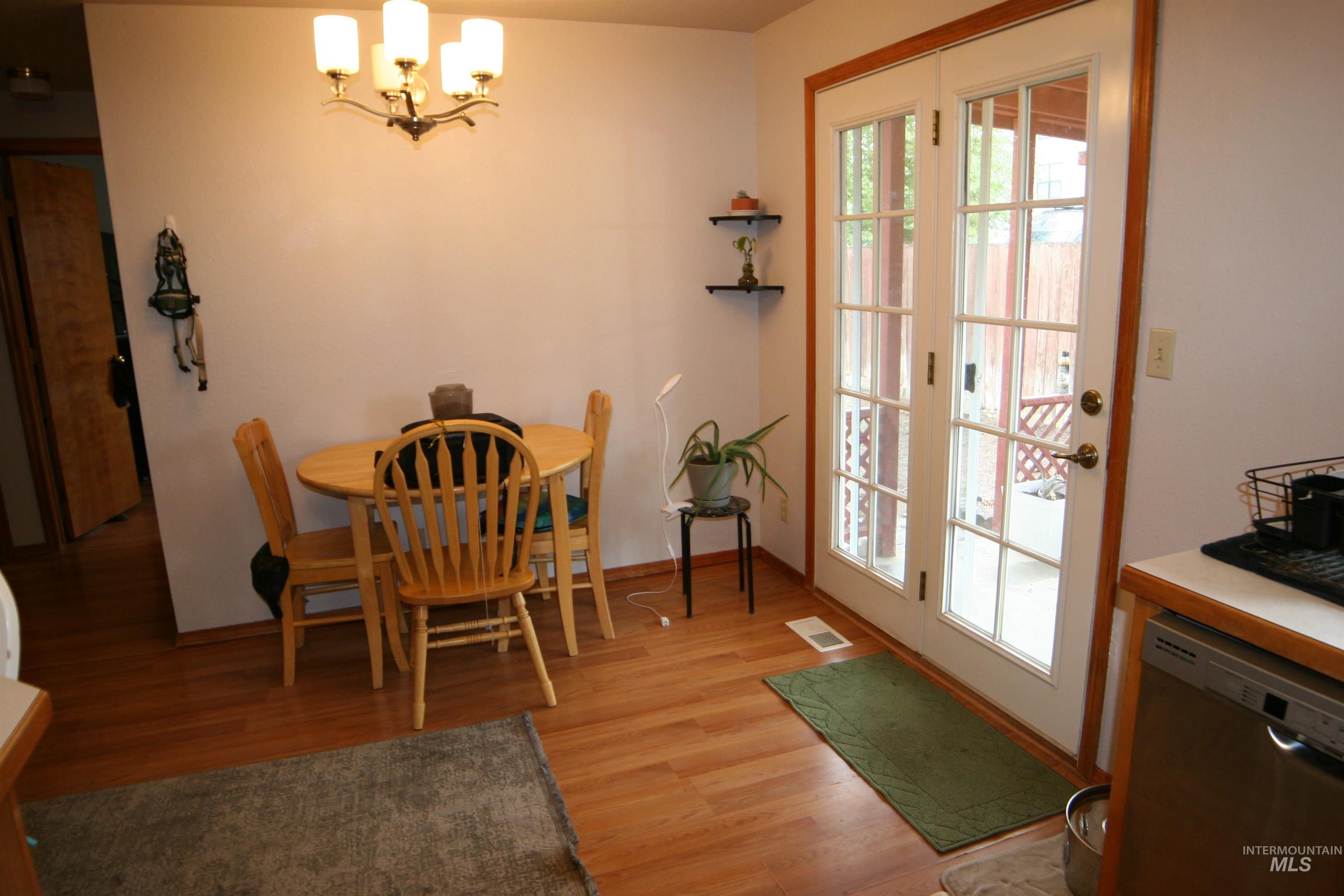 6132 N Brook Pl, Garden City, Idaho 83714, 2 Bedrooms, 1 Bathroom, Residential For Sale, Price $349,000,MLS 99000383