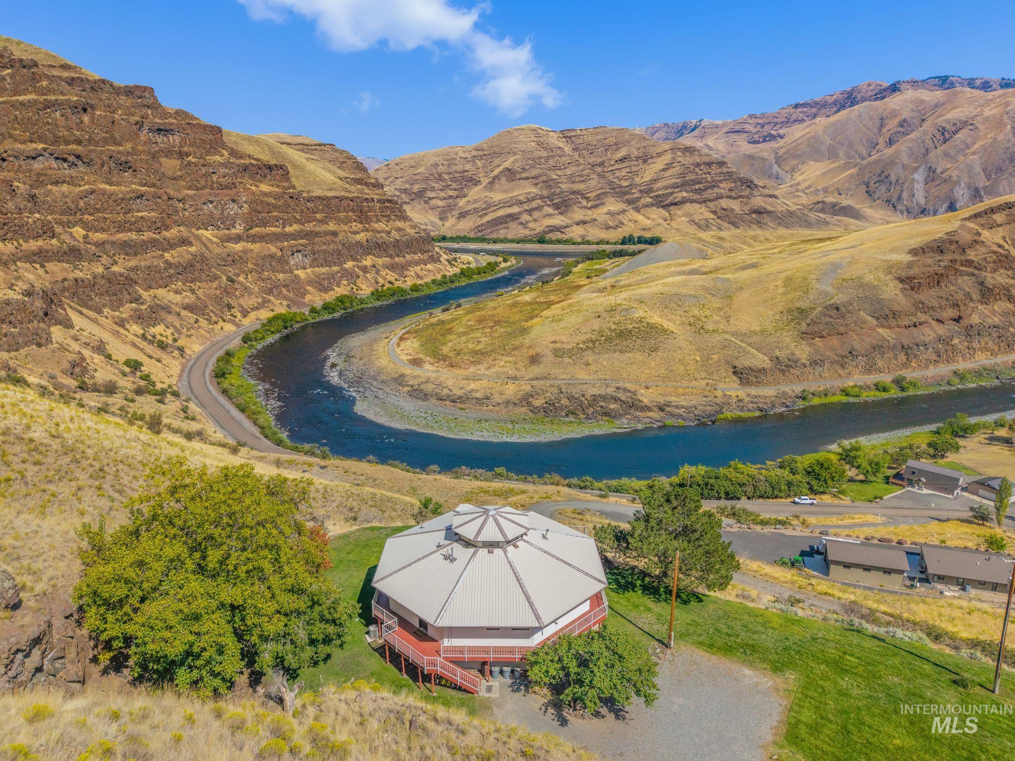 37896 Snake River Rd, Asotin, Washington 99402, 3 Bedrooms, 2.5 Bathrooms, Residential For Sale, Price $869,000,MLS 99000398