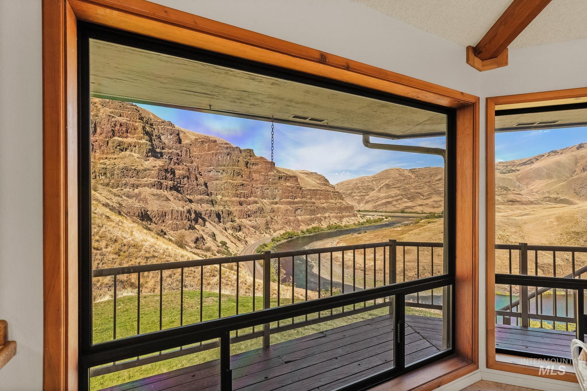 37896 Snake River Rd, Asotin, Washington 99402, 3 Bedrooms, 2.5 Bathrooms, Residential For Sale, Price $869,000,MLS 99000398