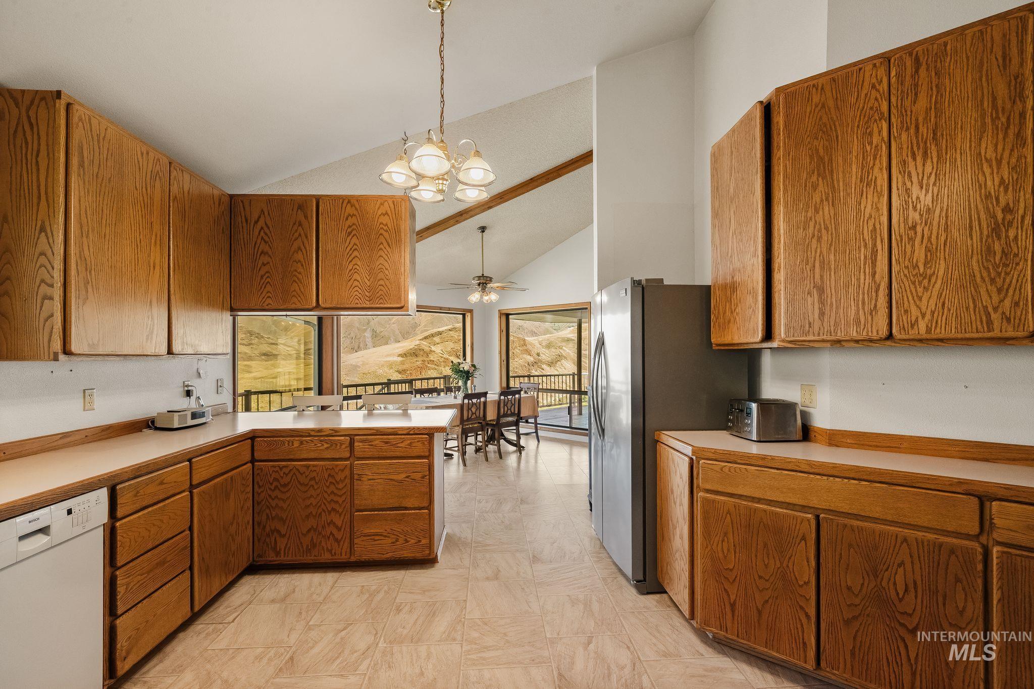 37896 Snake River Rd, Asotin, Washington 99402, 3 Bedrooms, 2.5 Bathrooms, Residential For Sale, Price $869,000,MLS 99000398