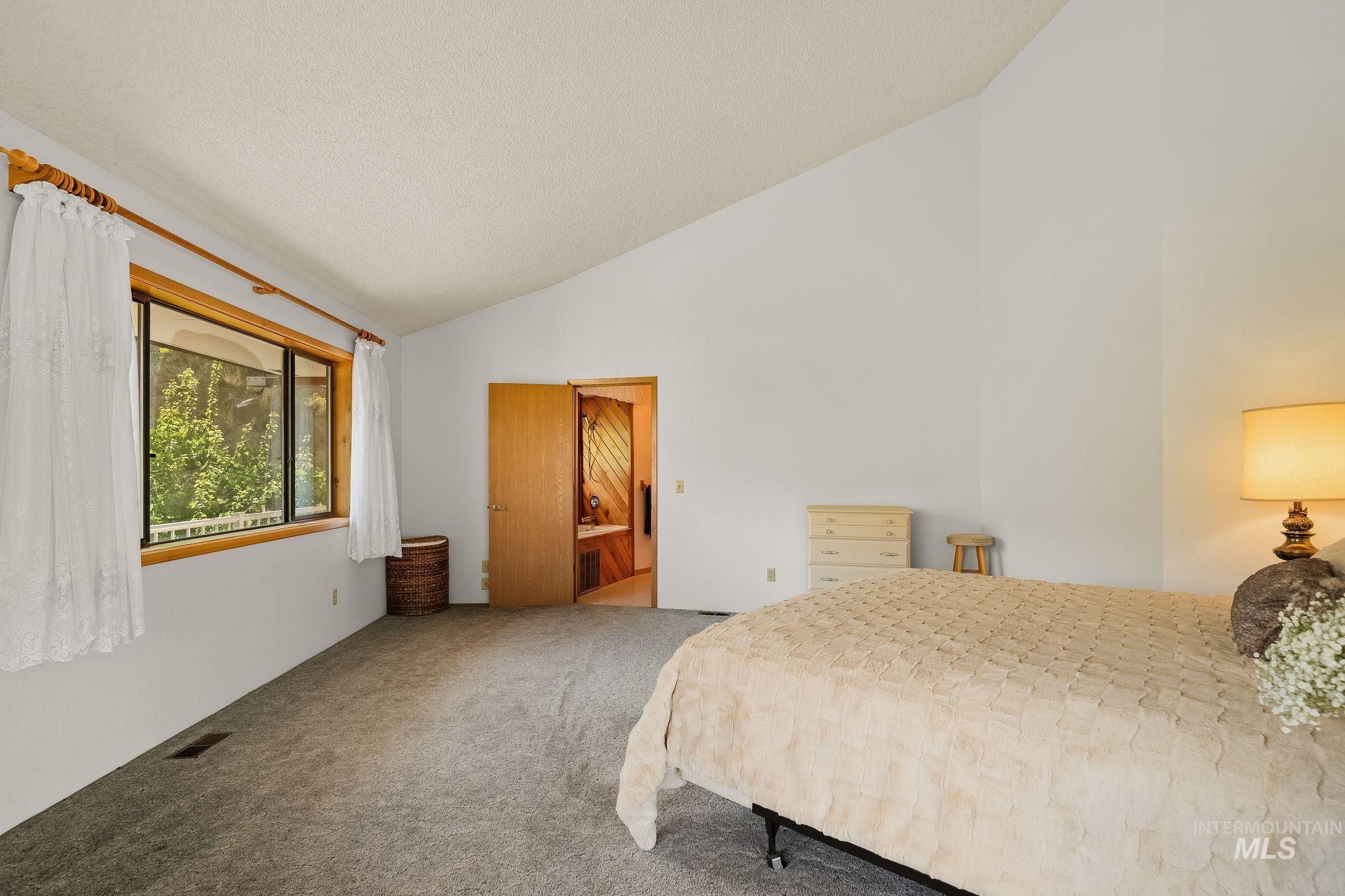 37896 Snake River Rd, Asotin, Washington 99402, 3 Bedrooms, 2.5 Bathrooms, Residential For Sale, Price $869,000,MLS 99000398