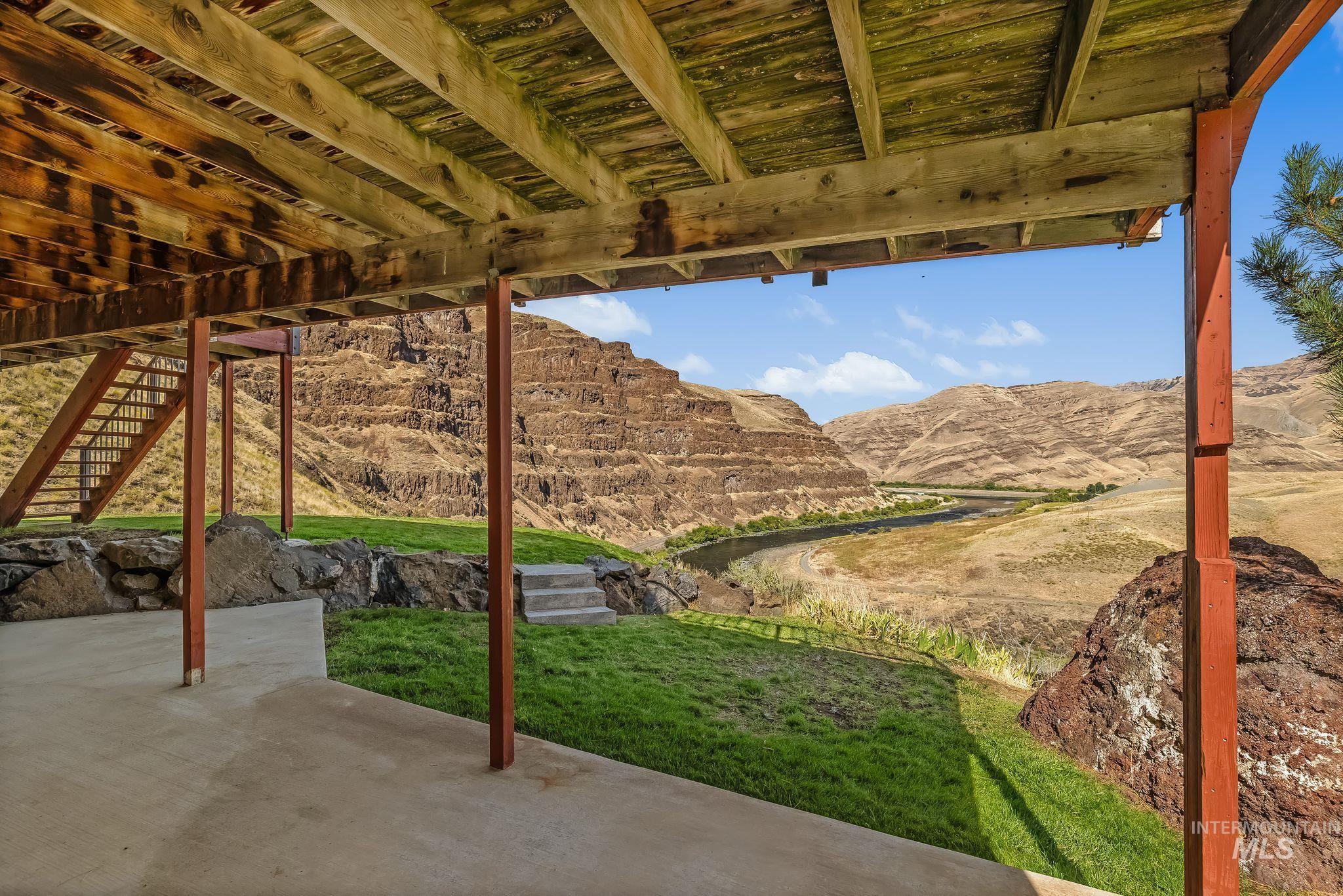 37896 Snake River Rd, Asotin, Washington 99402, 3 Bedrooms, 2.5 Bathrooms, Residential For Sale, Price $869,000,MLS 99000398