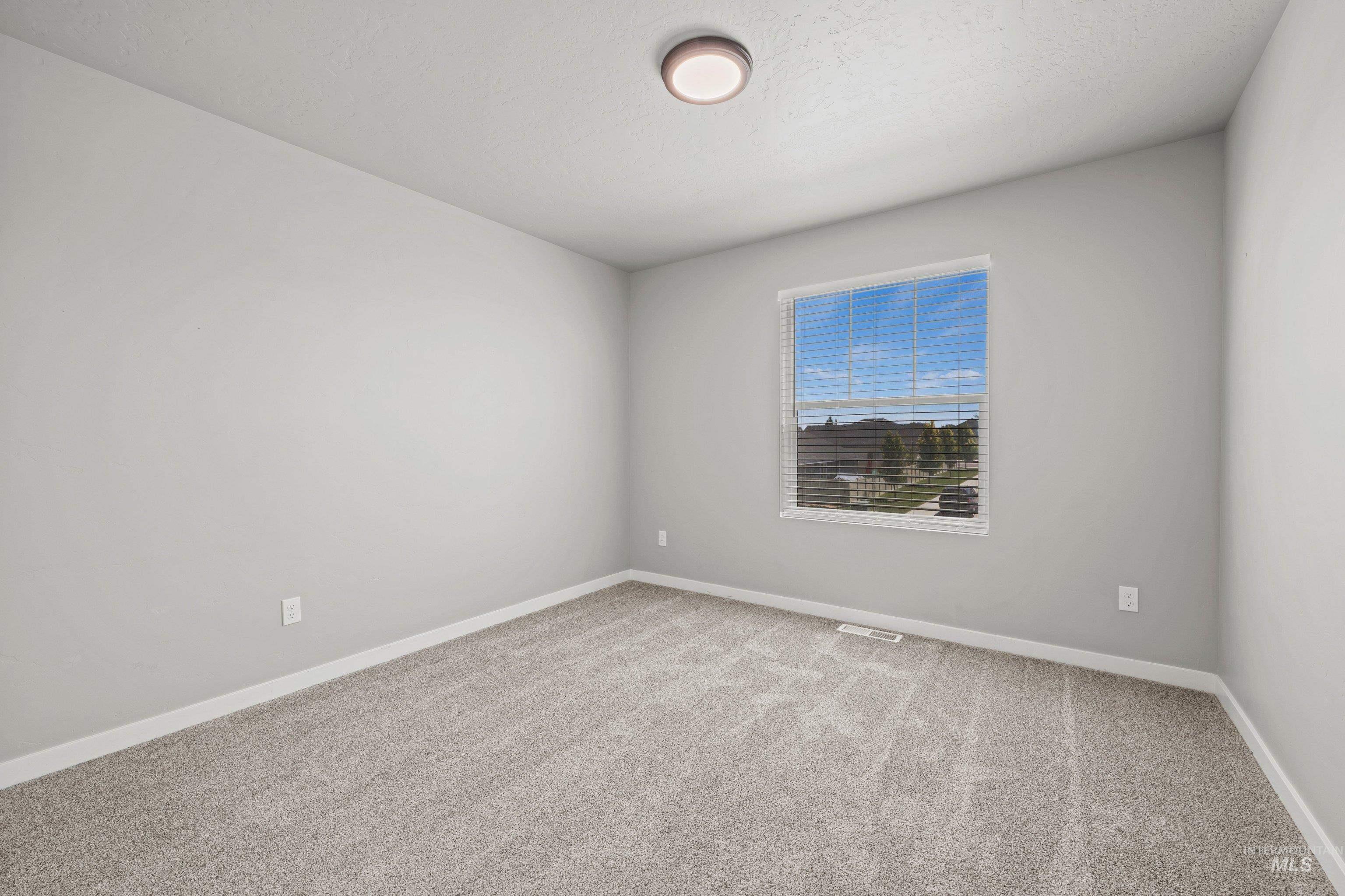 530 W Screech Owl Dr., Kuna, Idaho 83634, 4 Bedrooms, 3 Bathrooms, Residential For Sale, Price $539,000,MLS 99000430
