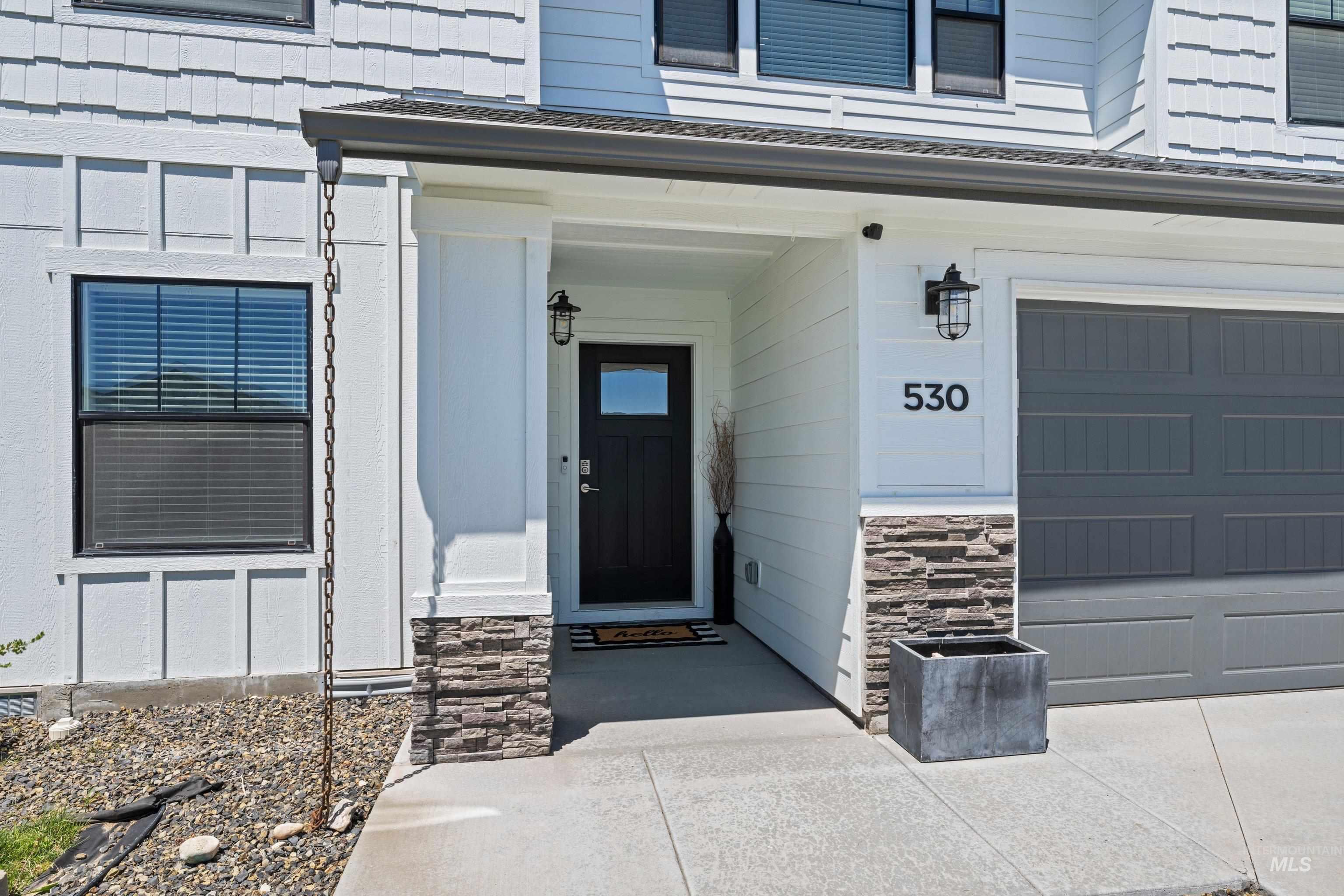 530 W Screech Owl Dr., Kuna, Idaho 83634, 4 Bedrooms, 3 Bathrooms, Residential For Sale, Price $539,000,MLS 99000430