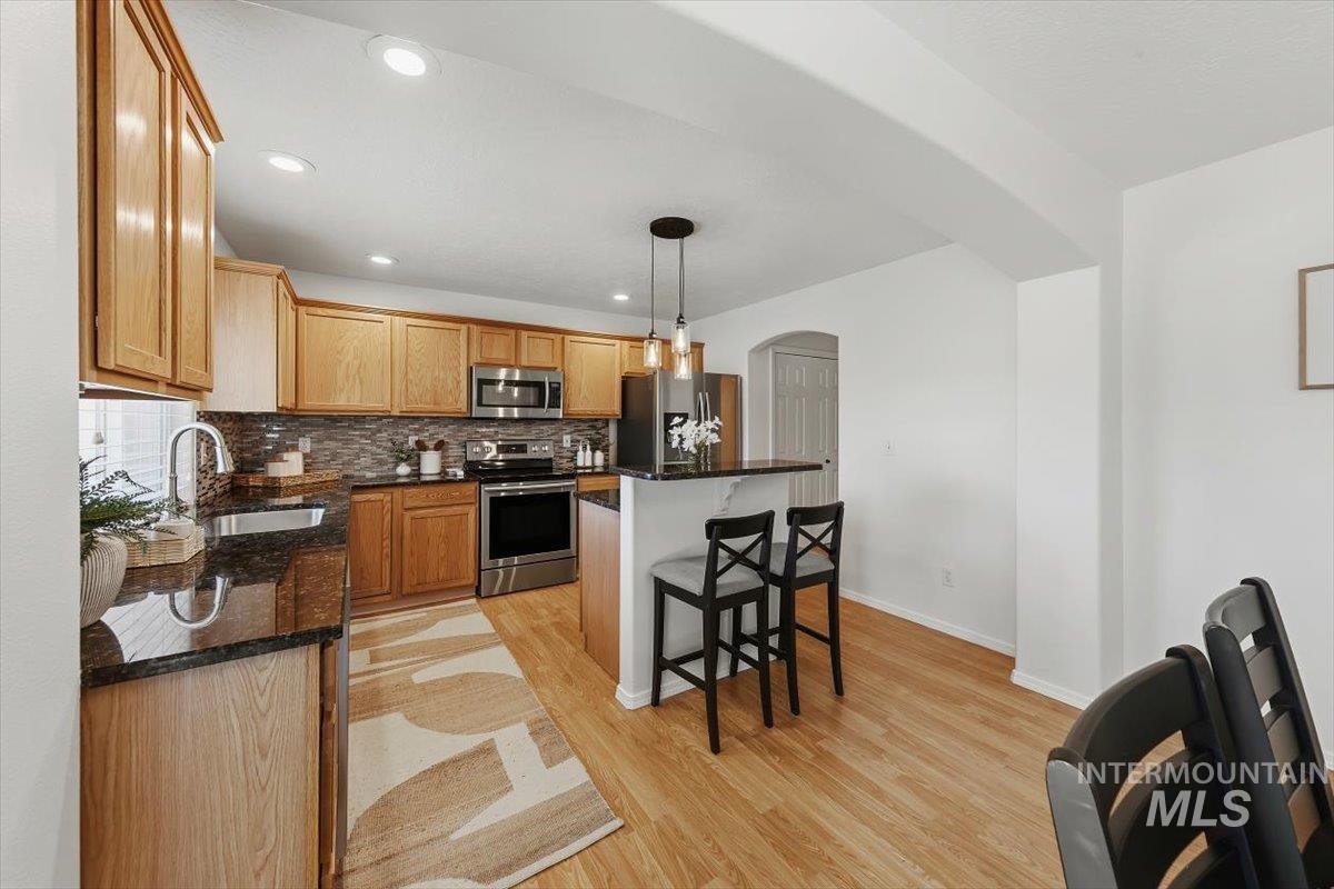 4684 Blue Creek Ct, Meridian, California 83646, 4 Bedrooms, 2.5 Bathrooms, Residential For Sale, Price $529,900,MLS 99000460