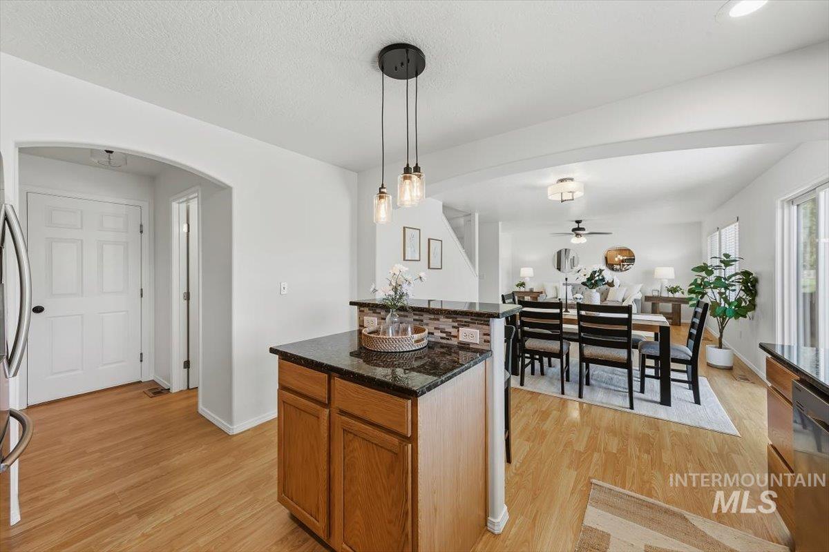 4684 Blue Creek Ct, Meridian, California 83646, 4 Bedrooms, 2.5 Bathrooms, Residential For Sale, Price $529,900,MLS 99000460