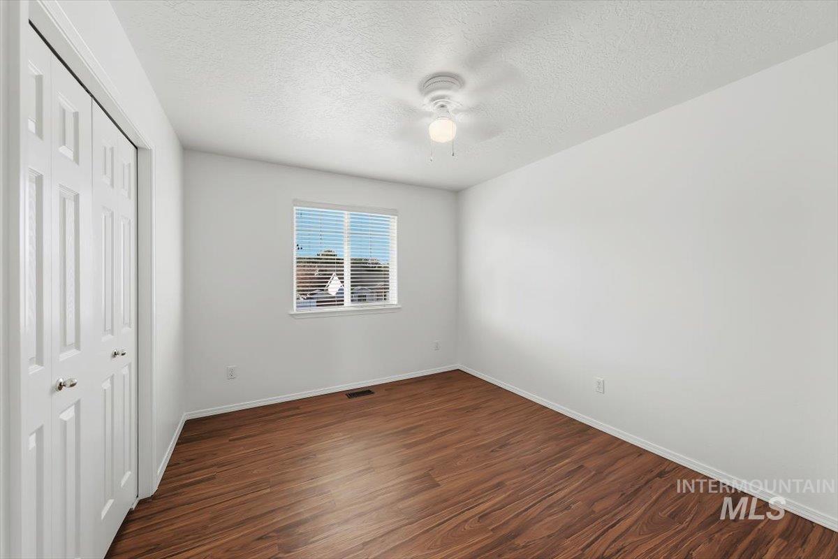 4684 Blue Creek Ct, Meridian, California 83646, 4 Bedrooms, 2.5 Bathrooms, Residential For Sale, Price $529,900,MLS 99000460
