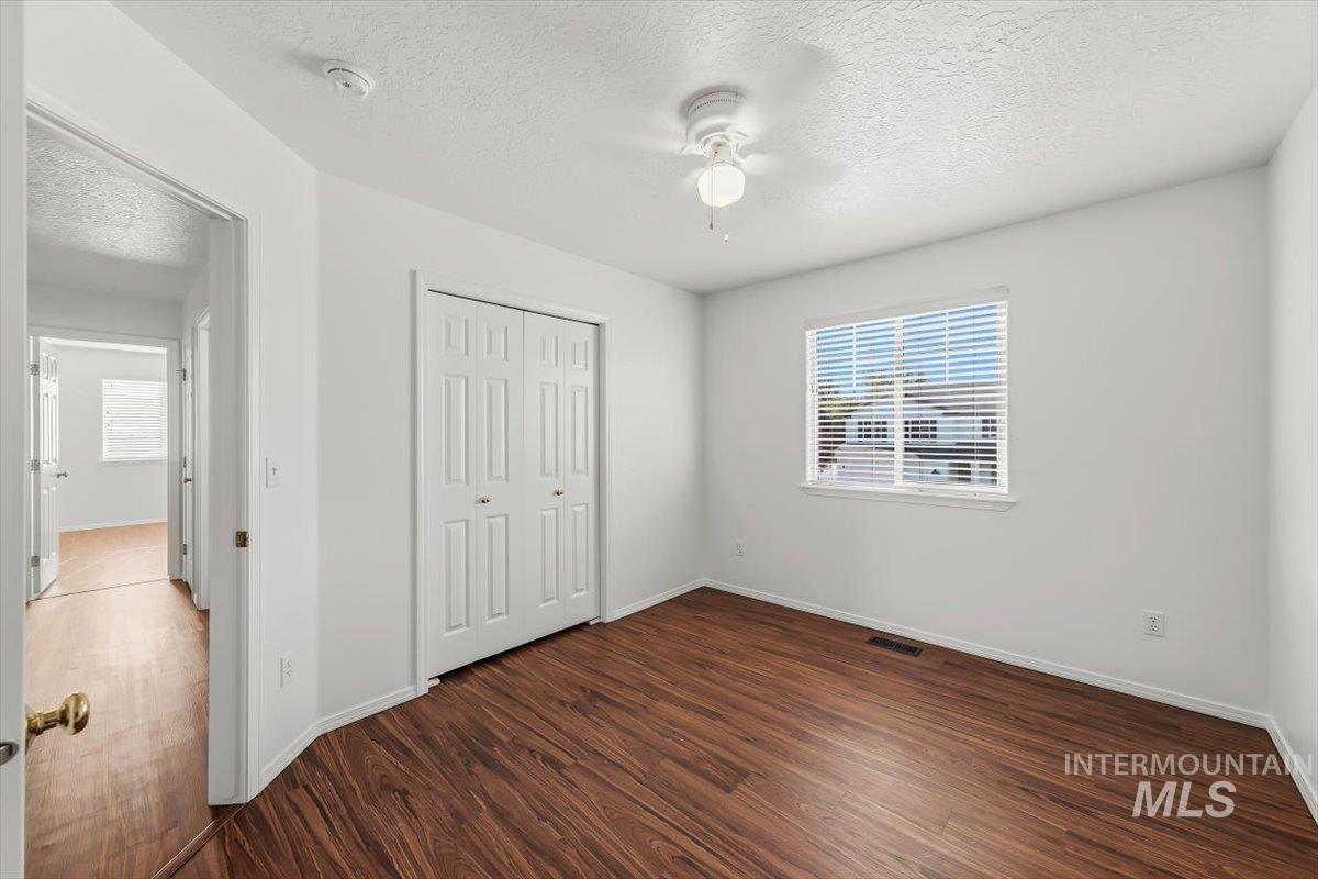4684 Blue Creek Ct, Meridian, California 83646, 4 Bedrooms, 2.5 Bathrooms, Residential For Sale, Price $529,900,MLS 99000460