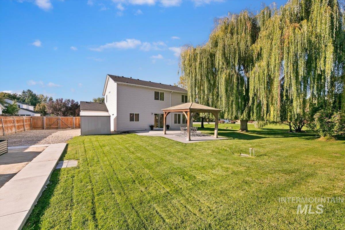 4684 Blue Creek Ct, Meridian, California 83646, 4 Bedrooms, 2.5 Bathrooms, Residential For Sale, Price $529,900,MLS 99000460