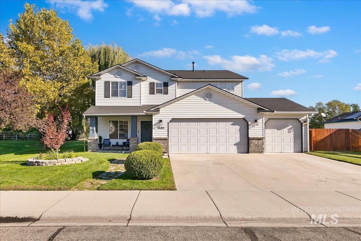 4684 Blue Creek Ct, Meridian, California 83646, 4 Bedrooms, 2.5 Bathrooms, Residential For Sale, Price $529,900,MLS 99000460