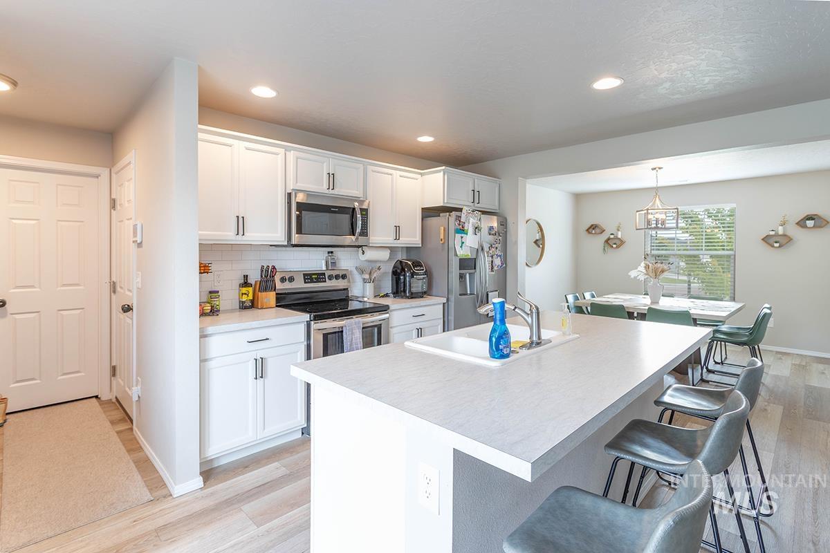 13125 S Chawon River Ave, Nampa, Idaho 83686, 3 Bedrooms, 2.5 Bathrooms, Residential For Sale, Price $459,999,MLS 99000463