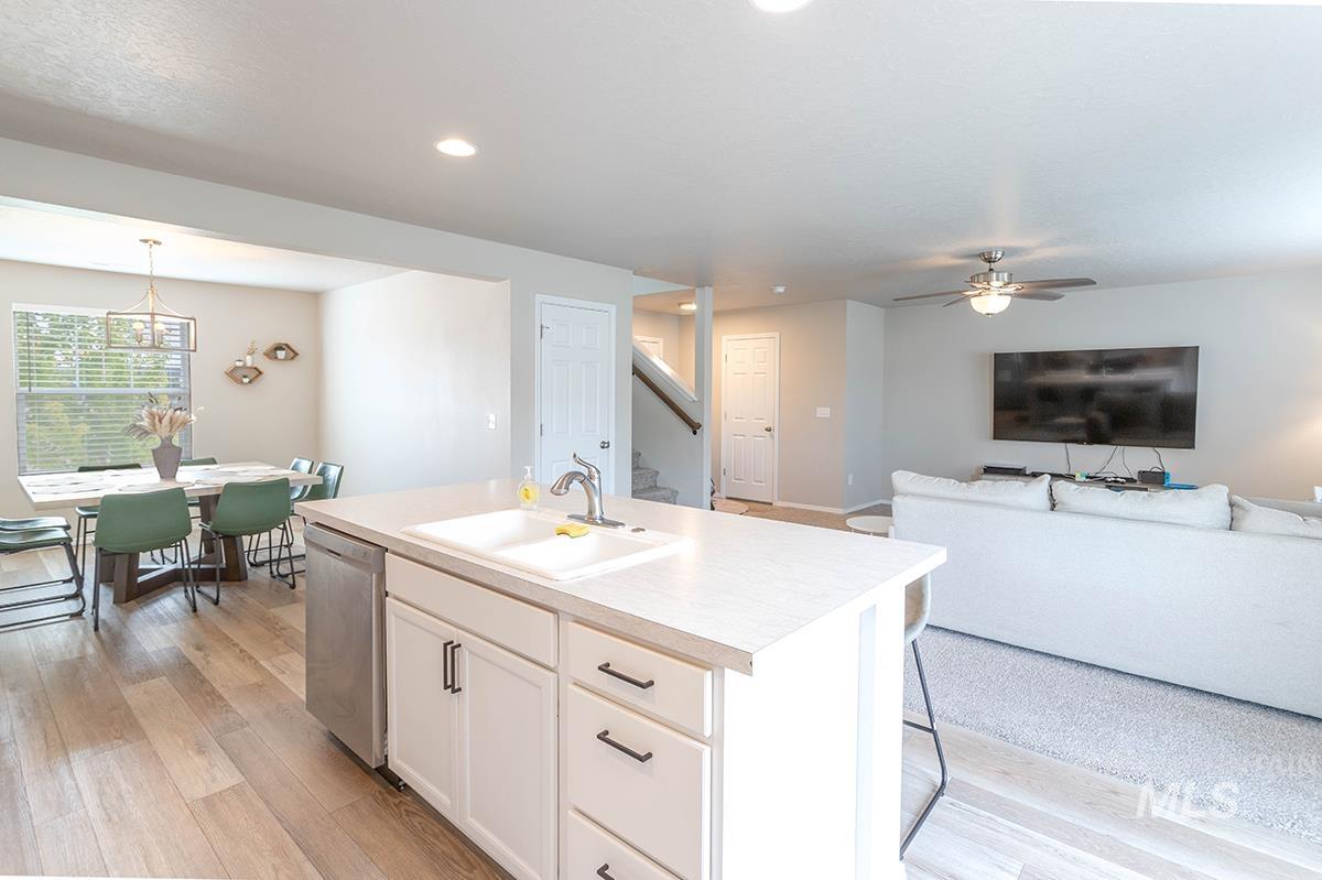 13125 S Chawon River Ave, Nampa, Idaho 83686, 3 Bedrooms, 2.5 Bathrooms, Residential For Sale, Price $459,999,MLS 99000463