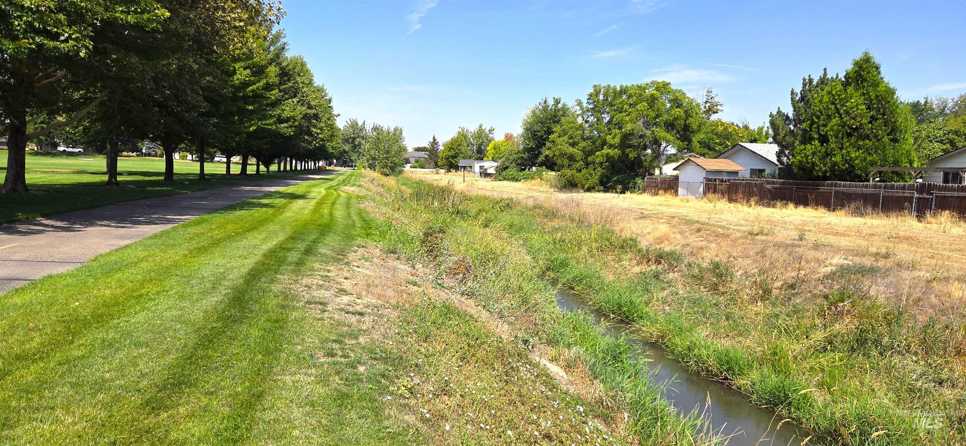 2564 N Monaco, Meridian, Idaho 83646, 4 Bedrooms, 3 Bathrooms, Residential For Sale, Price $469,000,MLS 99000487