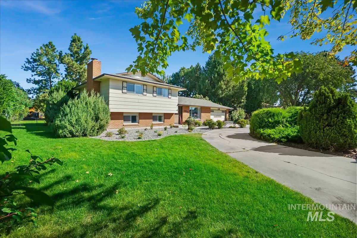 10730 W Hollandale Dr, Boise, Idaho 83709, 3 Bedrooms, 2 Bathrooms, Residential For Sale, Price $559,000,MLS 99000488