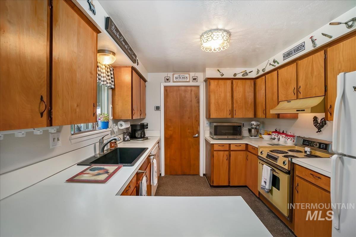 10730 W Hollandale Dr, Boise, Idaho 83709, 3 Bedrooms, 2 Bathrooms, Residential For Sale, Price $559,000,MLS 99000488