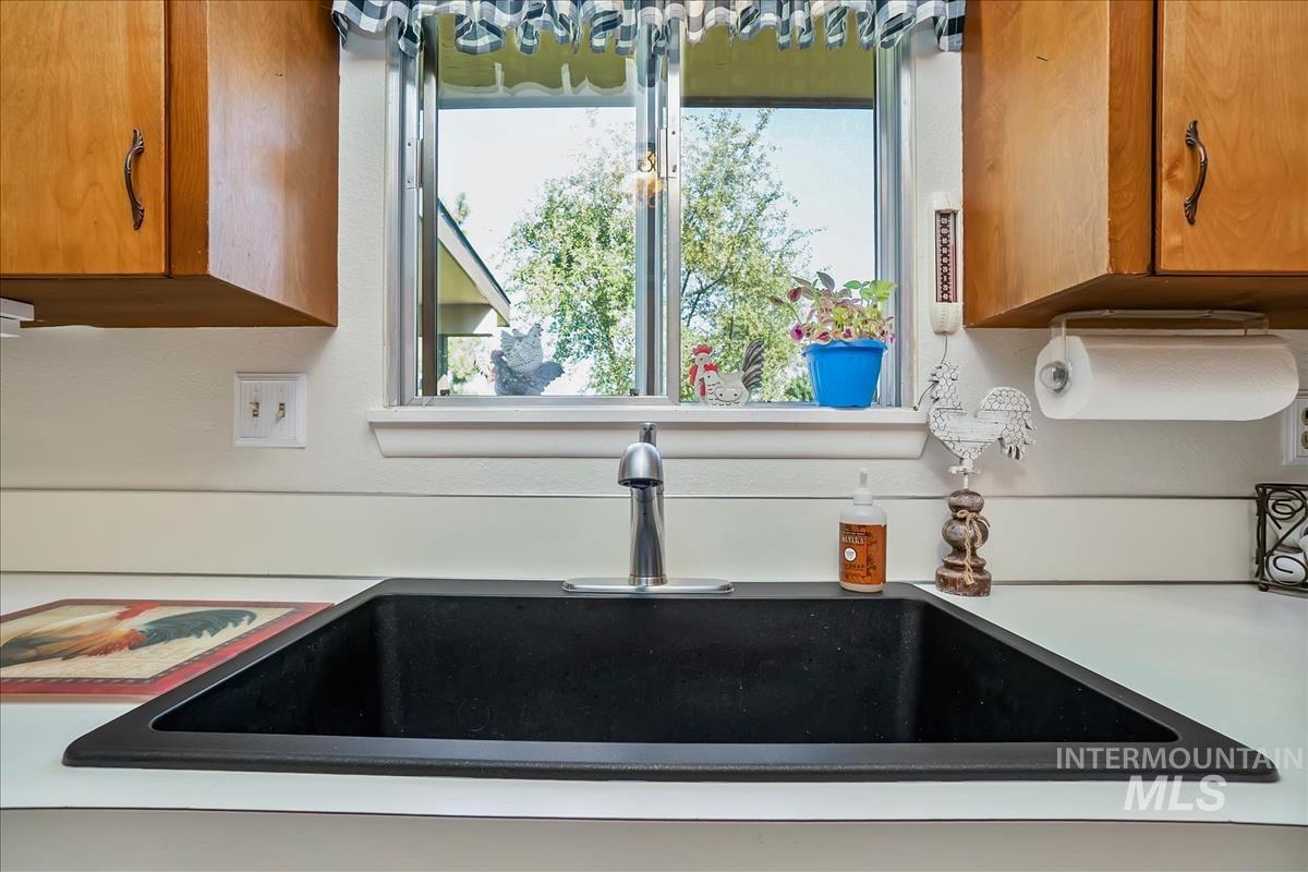 10730 W Hollandale Dr, Boise, Idaho 83709, 3 Bedrooms, 2 Bathrooms, Residential For Sale, Price $559,000,MLS 99000488