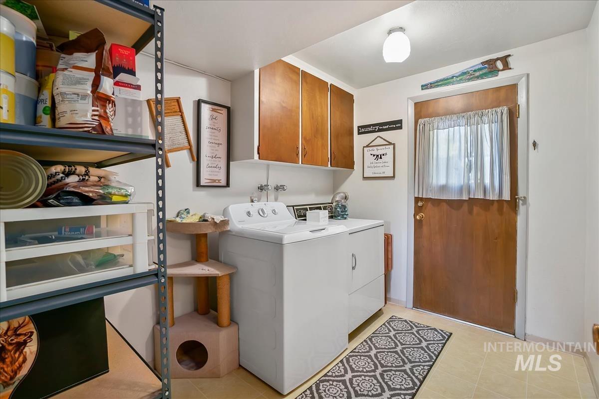 10730 W Hollandale Dr, Boise, Idaho 83709, 3 Bedrooms, 2 Bathrooms, Residential For Sale, Price $559,000,MLS 99000488
