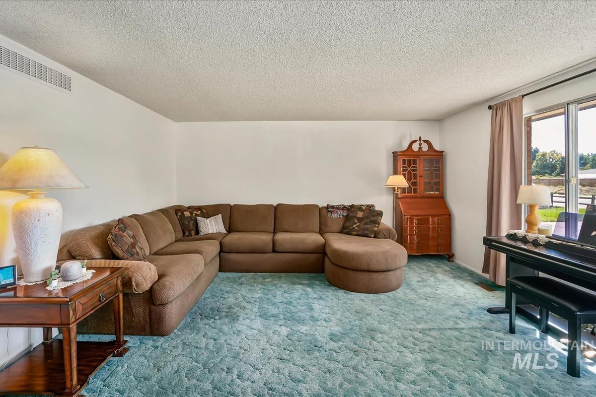 10730 W Hollandale Dr, Boise, Idaho 83709, 3 Bedrooms, 2 Bathrooms, Residential For Sale, Price $559,000,MLS 99000488
