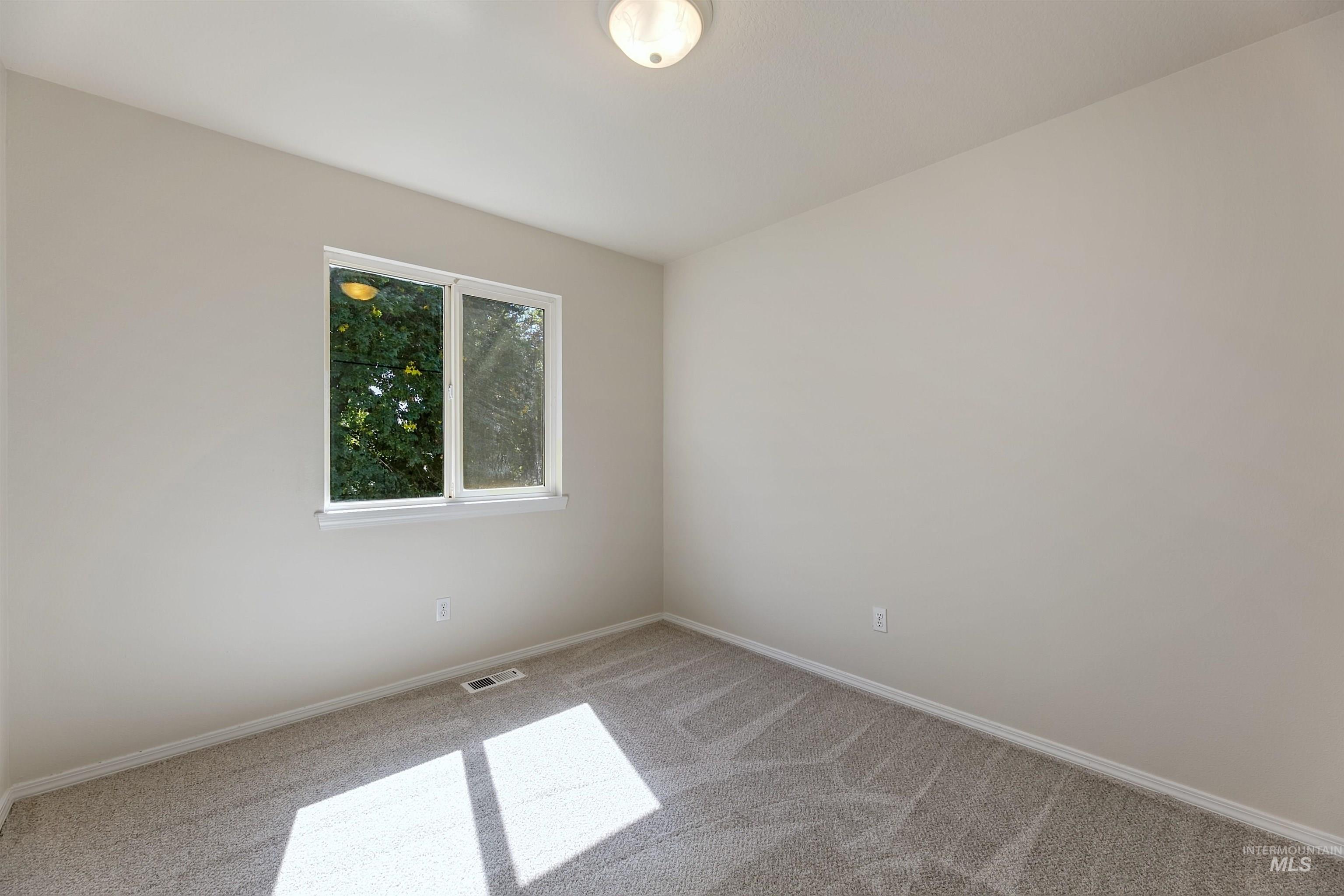 1525 E Doberman St., Meridian, Idaho 83642, 4 Bedrooms, 3 Bathrooms, Residential For Sale, Price $539,900,MLS 99000489