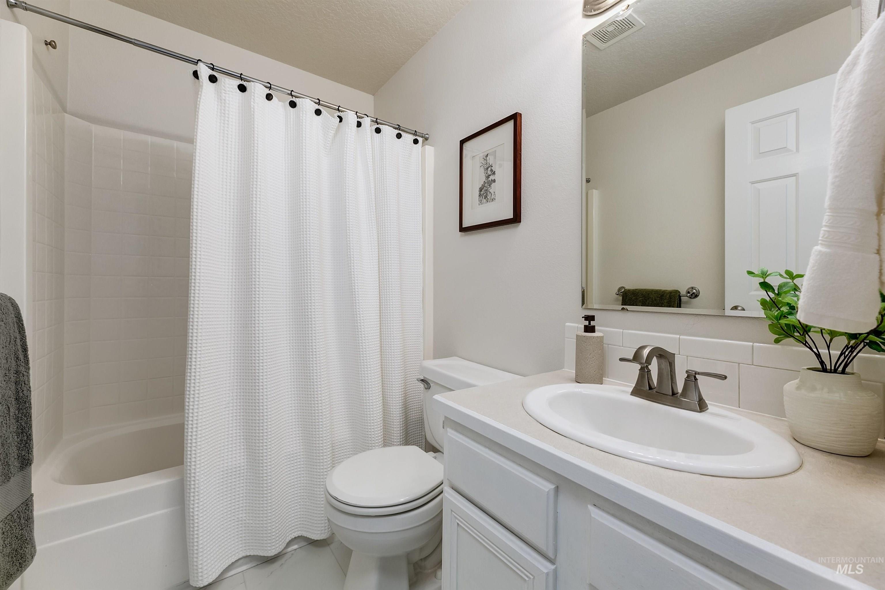 1525 E Doberman St., Meridian, Idaho 83642, 4 Bedrooms, 3 Bathrooms, Residential For Sale, Price $539,900,MLS 99000489
