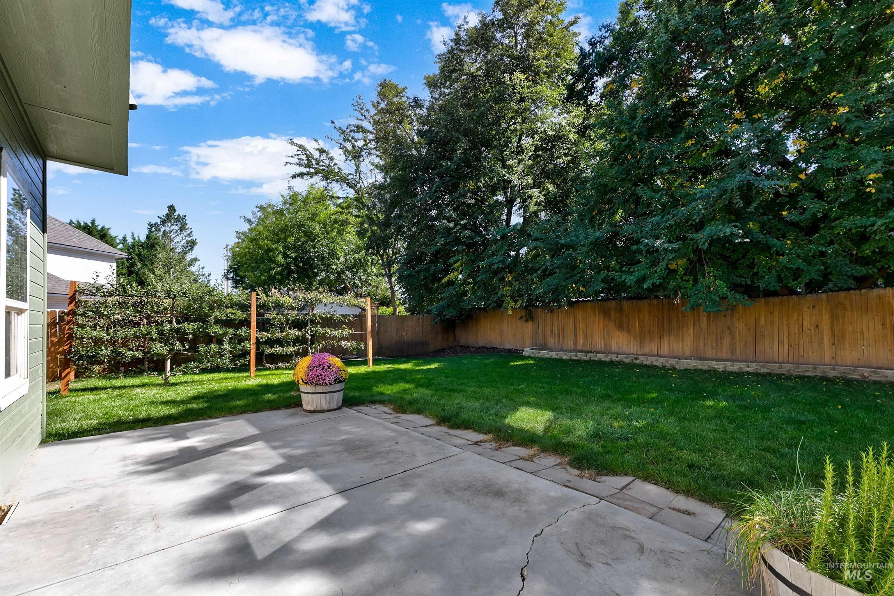 1525 E Doberman St., Meridian, Idaho 83642, 4 Bedrooms, 3 Bathrooms, Residential For Sale, Price $539,900,MLS 99000489