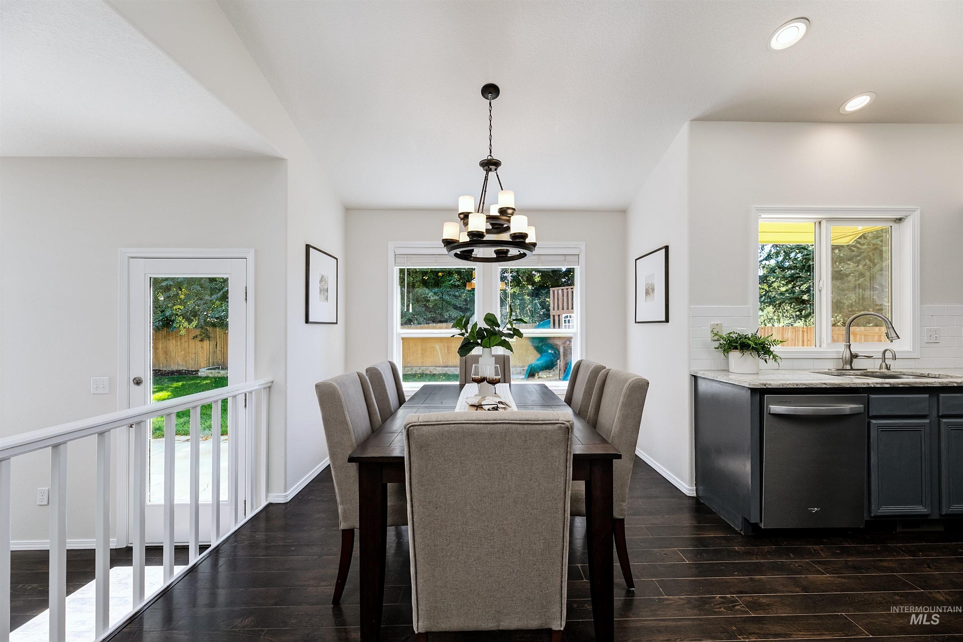 1525 E Doberman St., Meridian, Idaho 83642, 4 Bedrooms, 3 Bathrooms, Residential For Sale, Price $539,900,MLS 99000489