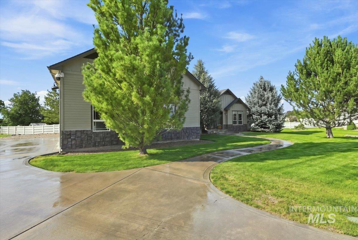 14469 Bighorn Dr, Nampa, Idaho 83651, 4 Bedrooms, 3 Bathrooms, Residential For Sale, Price $799,995,MLS 99000490
