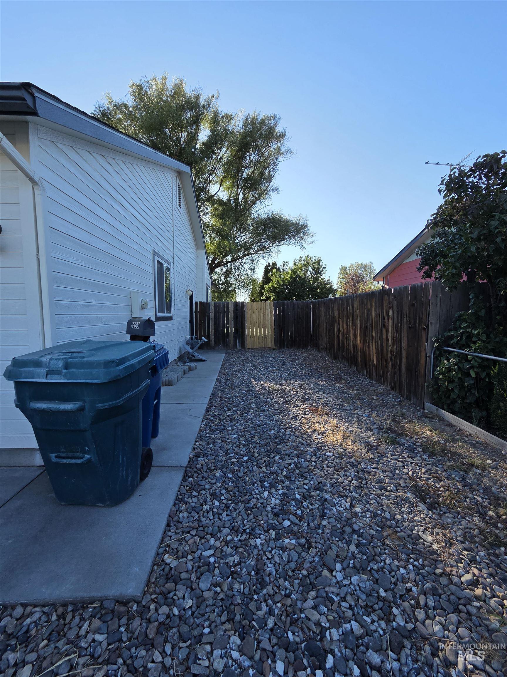 1455 N Haskett, Mountain Home, Idaho 83647, 3 Bedrooms, 2 Bathrooms, Residential For Sale, Price $334,900,MLS 99000563