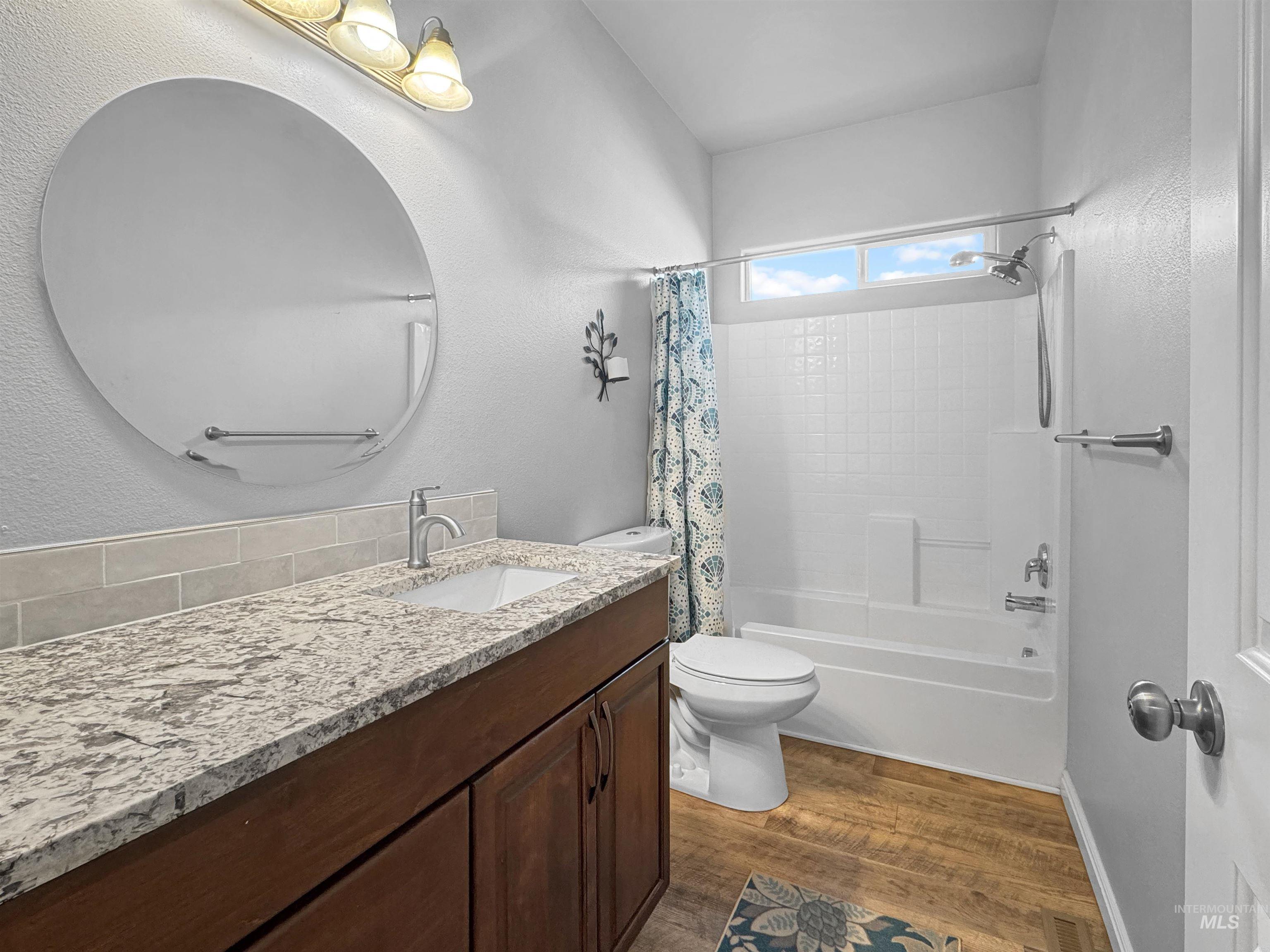 5495 N Fox Run Way, Meridian, Idaho 83646, 5 Bedrooms, 3 Bathrooms, Residential For Sale, Price $684,999,MLS 99000578