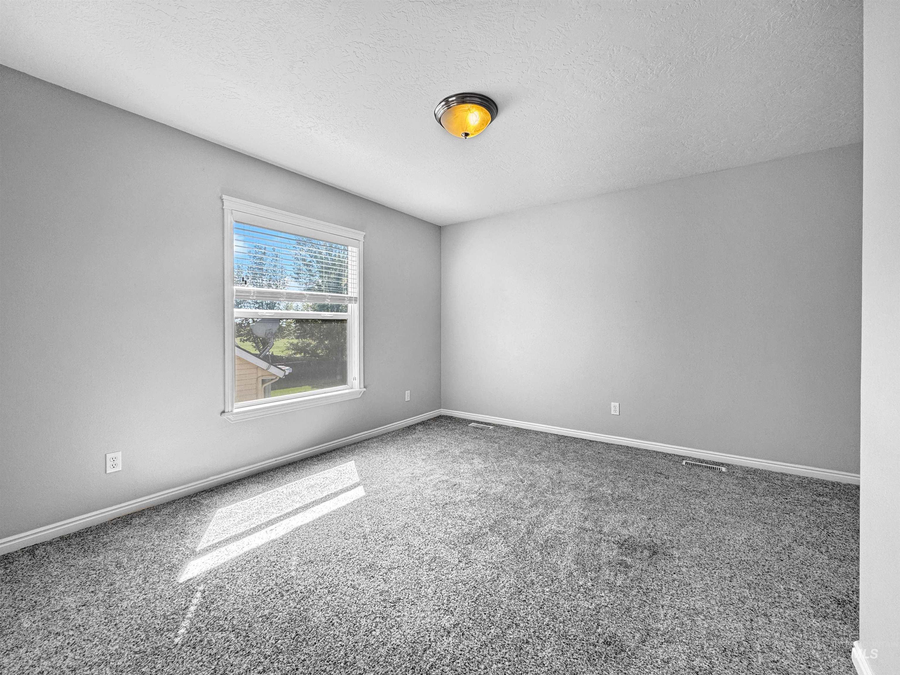 5495 N Fox Run Way, Meridian, Idaho 83646, 5 Bedrooms, 3 Bathrooms, Residential For Sale, Price $684,999,MLS 99000578