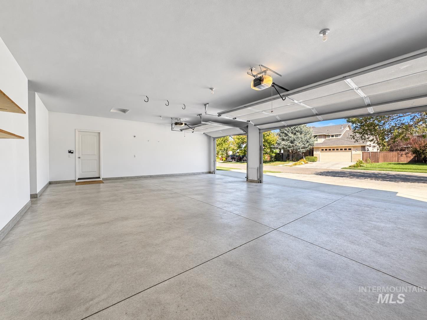 5495 N Fox Run Way, Meridian, Idaho 83646, 5 Bedrooms, 3 Bathrooms, Residential For Sale, Price $684,999,MLS 99000578