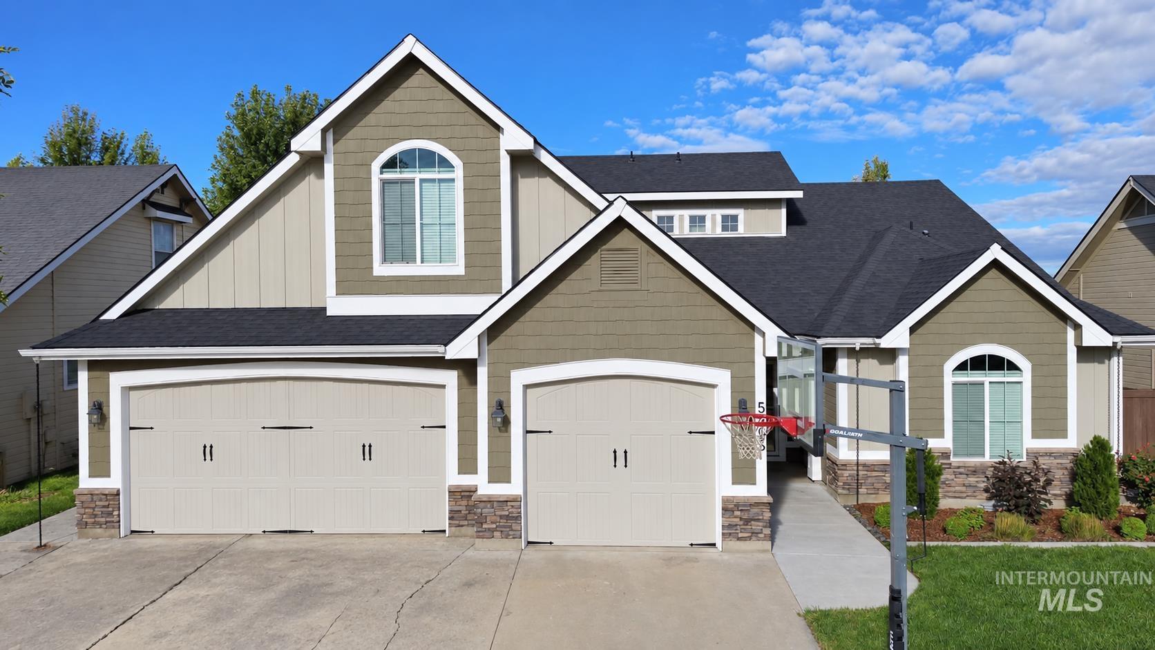 5495 N Fox Run Way, Meridian, Idaho 83646, 5 Bedrooms, 3 Bathrooms, Residential For Sale, Price $684,999,MLS 99000578